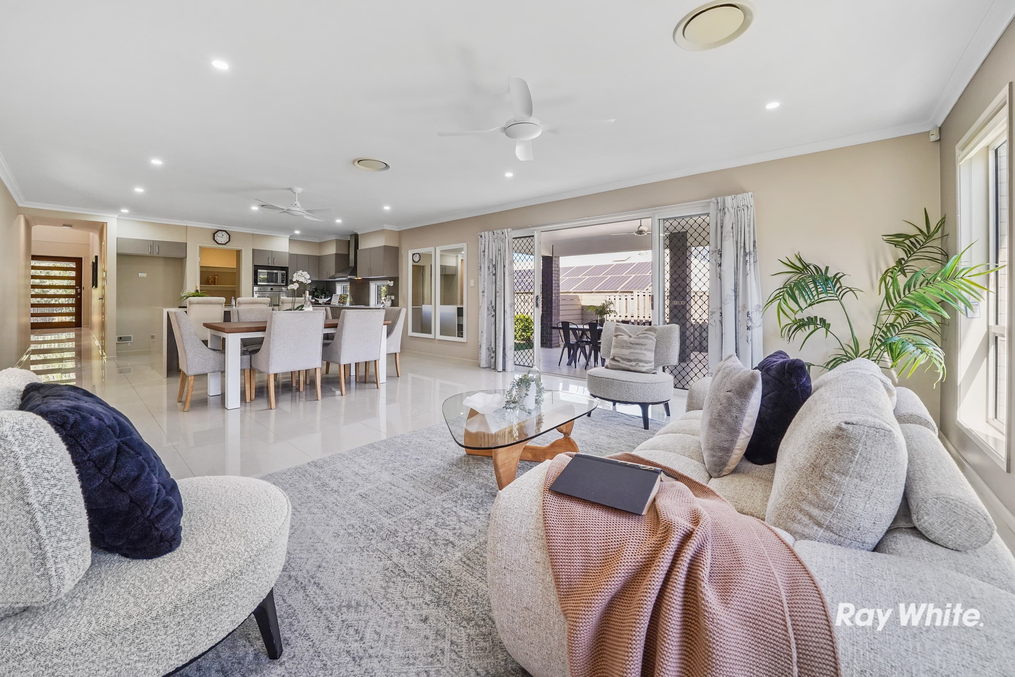 38 John Markwell Parade, Daisy Hill - Image 1