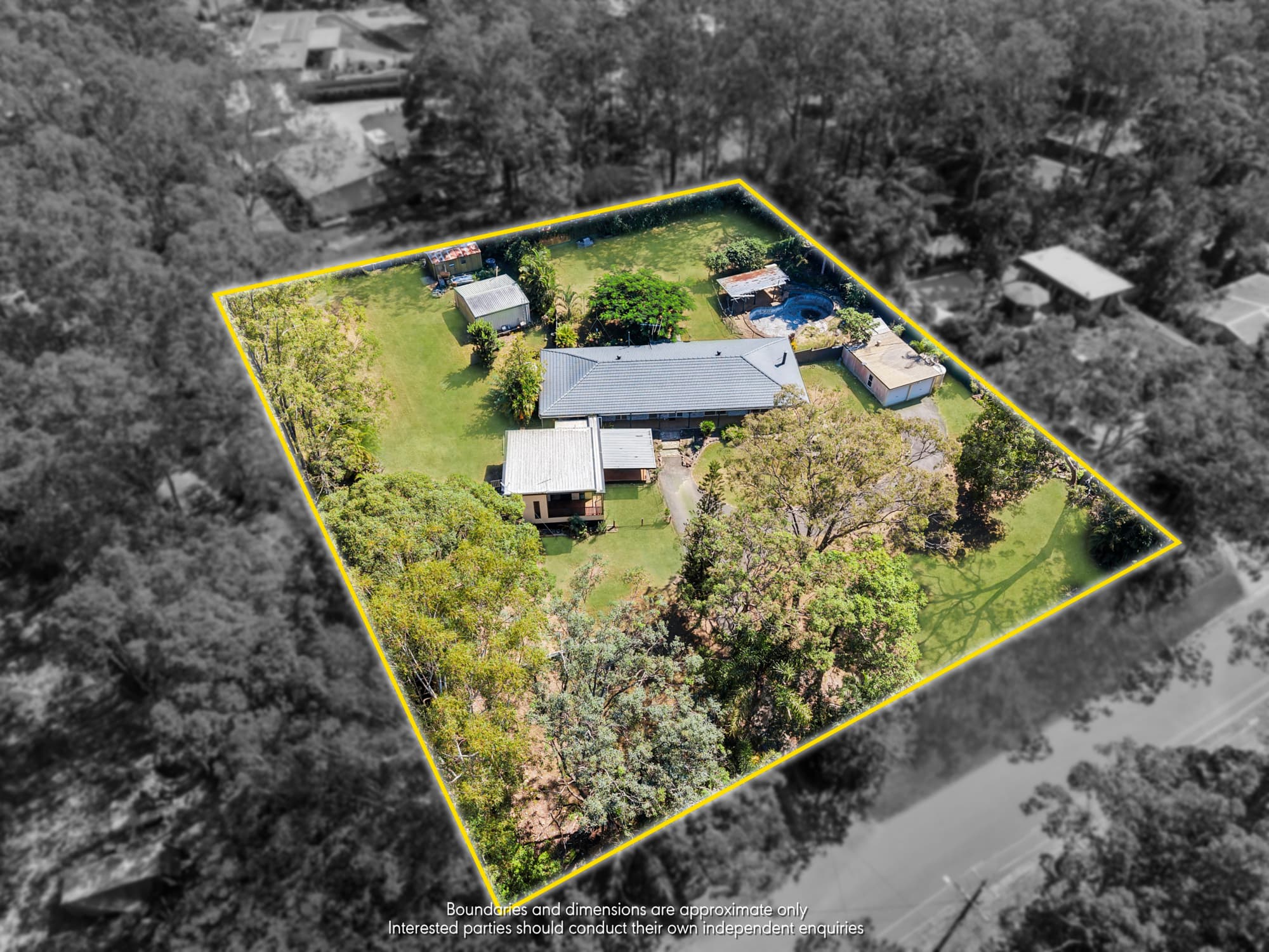 19-25 Goenoeng Drive, Tanah Merah - Image 1