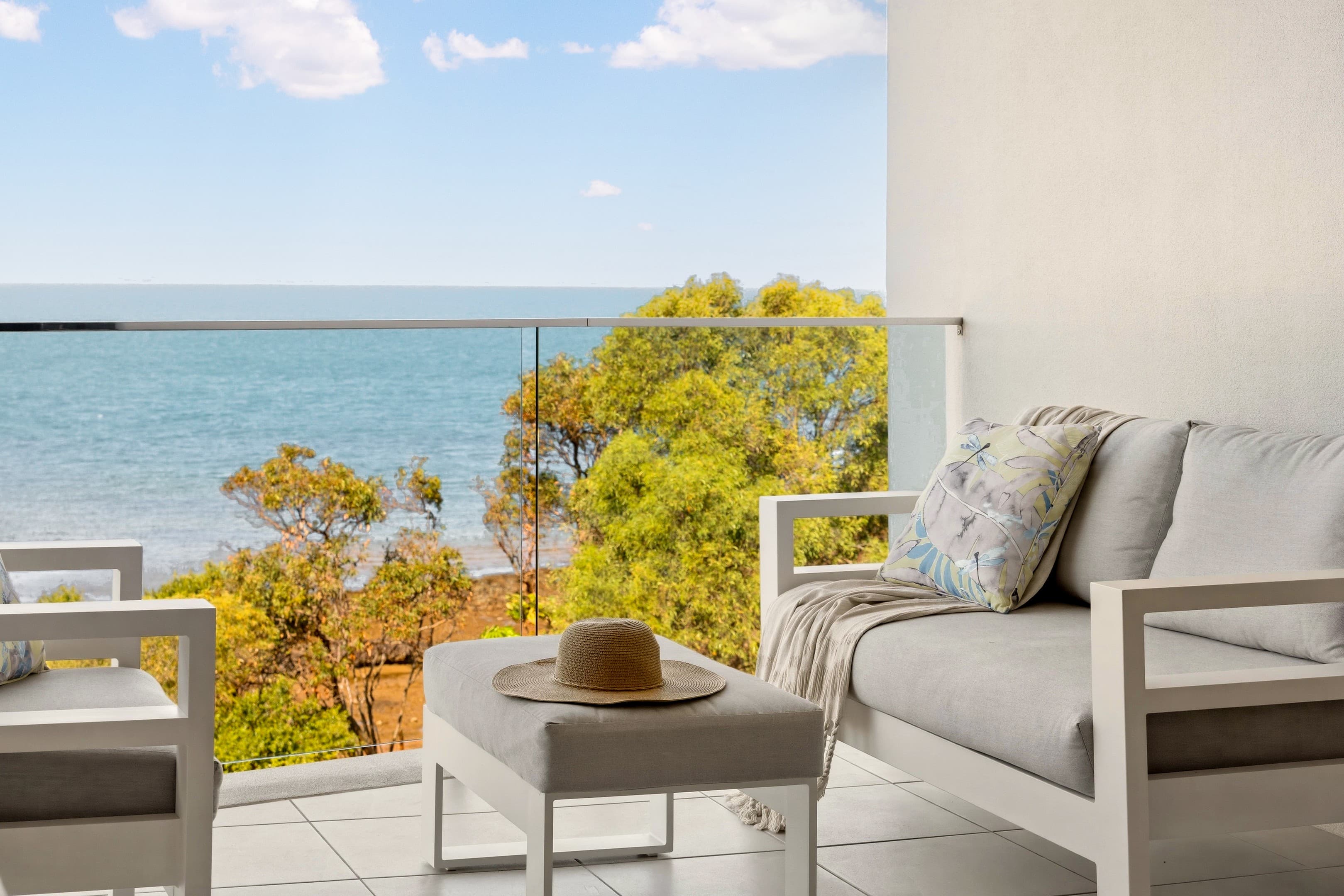 408/137 Landsborough Avenue, Scarborough - Image 1
