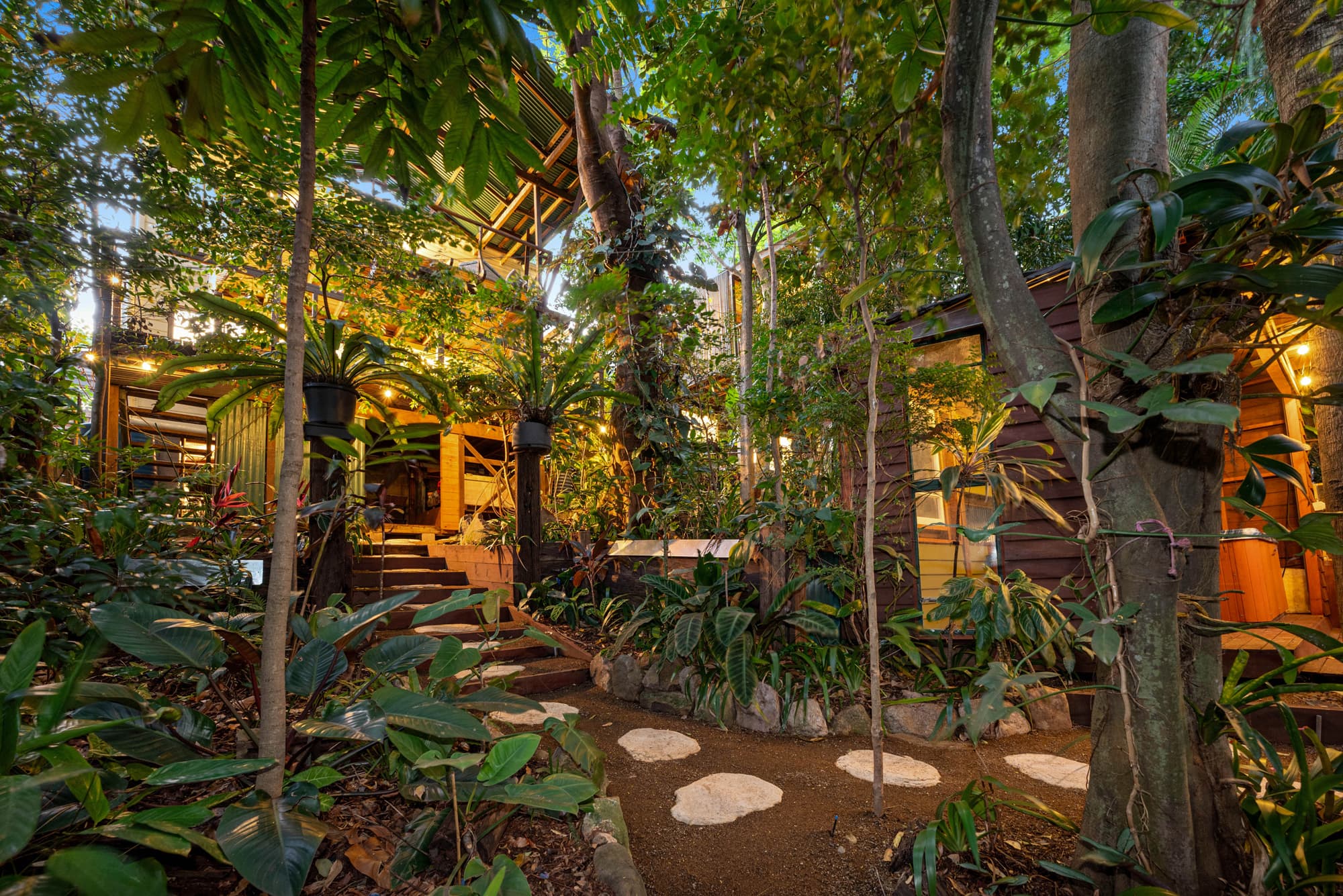 92 Gladstone Road, Highgate Hill - Image 1