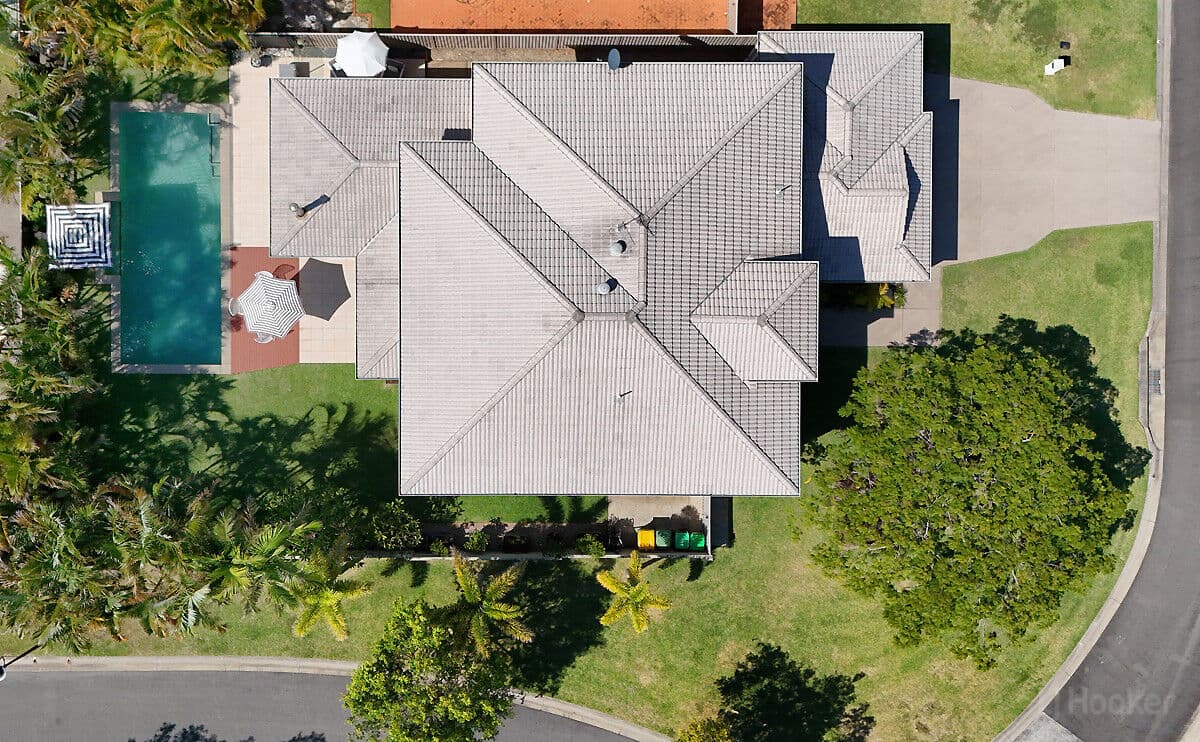 162 Lae Drive, Coombabah — photo 1 of 5