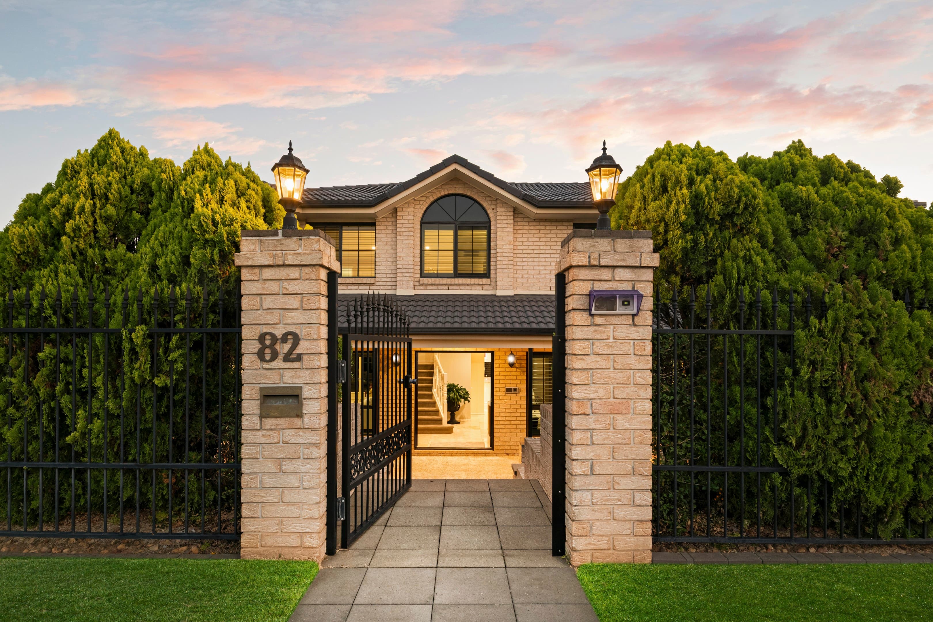 82 Willowtree Drive, Flinders View - Image 1