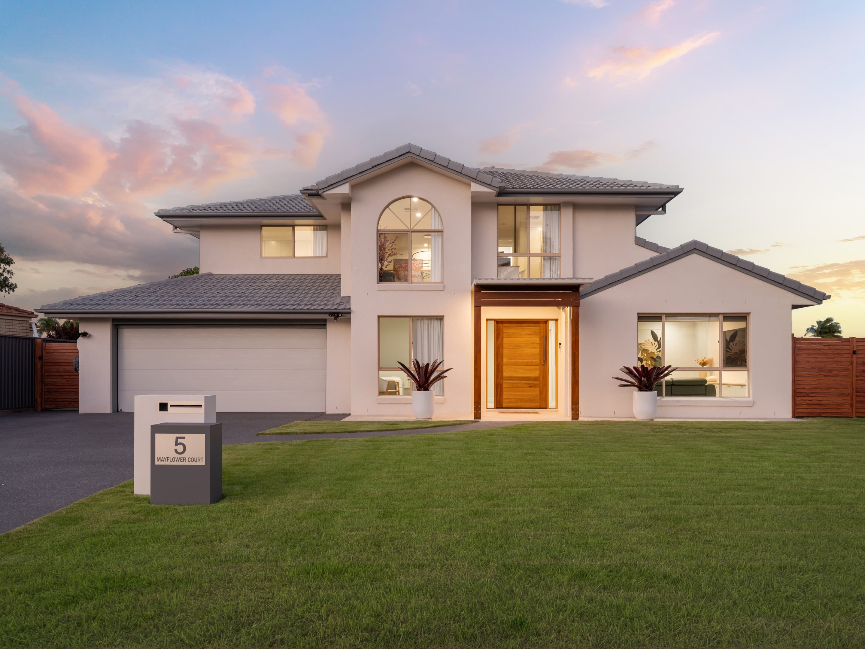5 Mayflower Court, Newport - Image 1