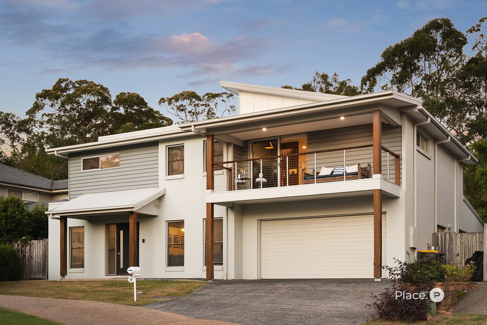 32 Baychester Place, Wakerley — photo 1 of 5