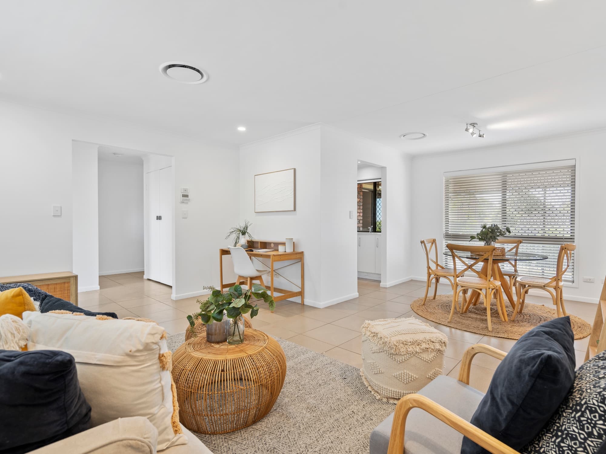 9 Pelsart Street, Belmont — photo 1 of 5