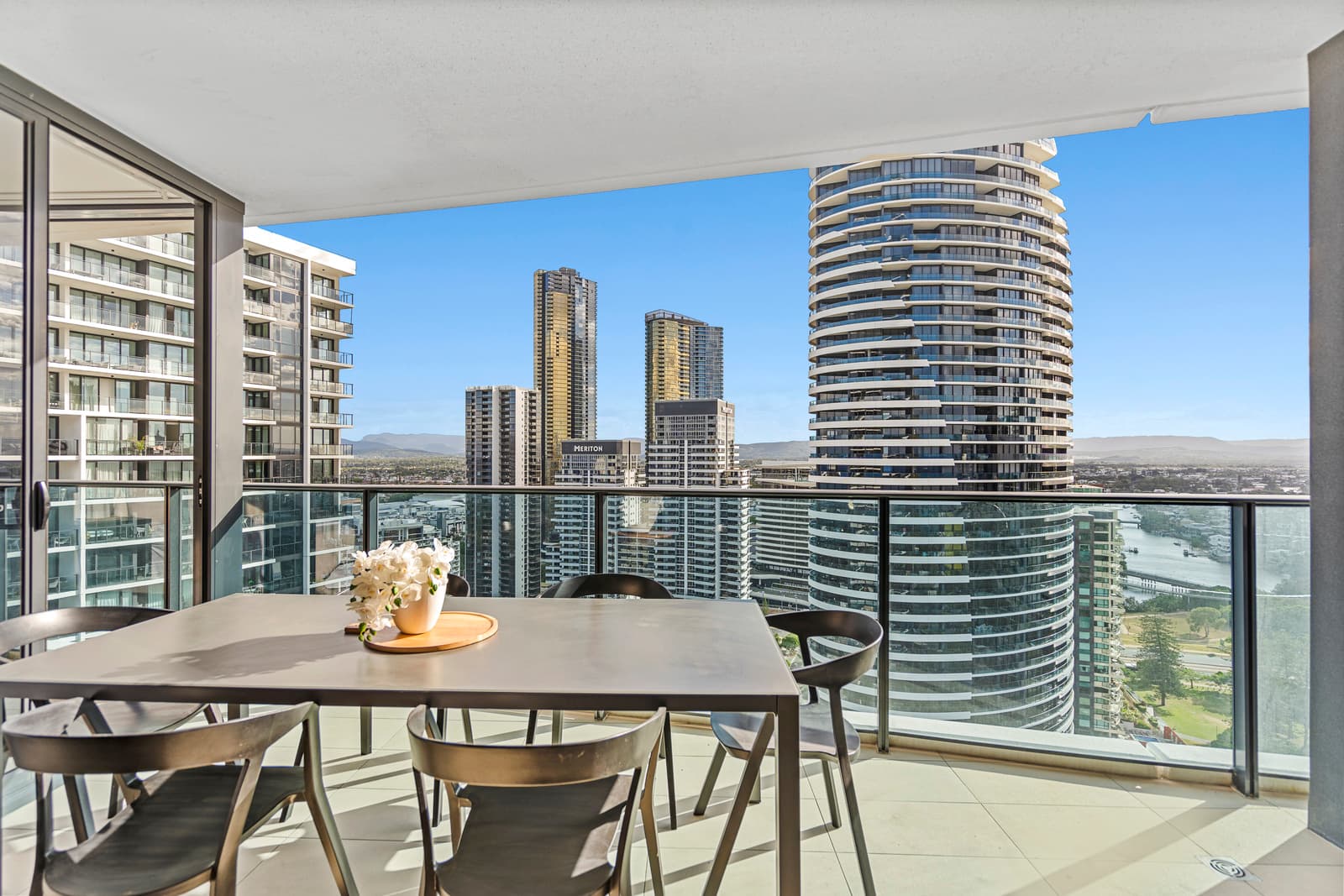 2507/1 Oracle Boulevard, Broadbeach - Image 1