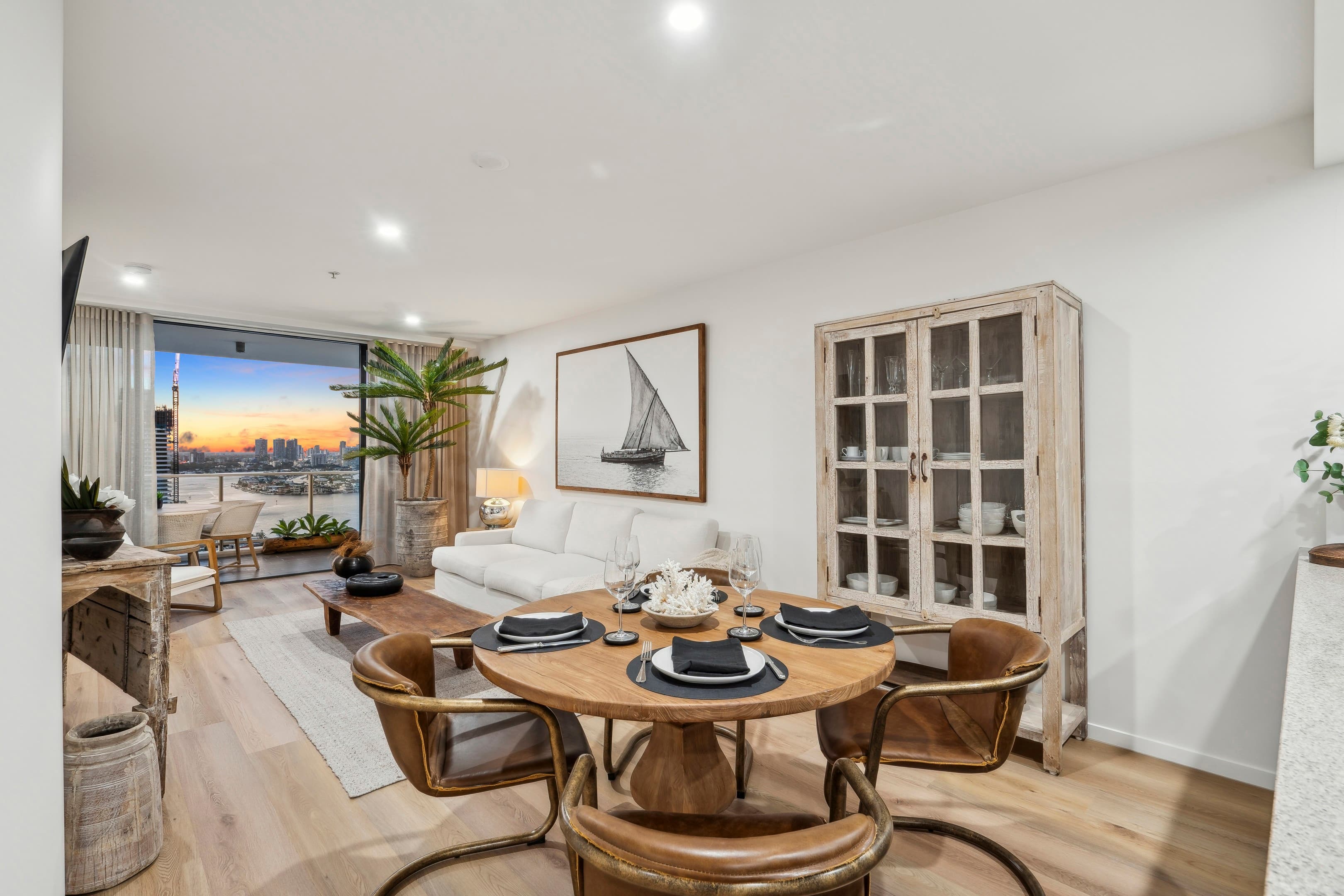 2504/4 Wahroonga Place, Surfers Paradise — photo 1 of 5