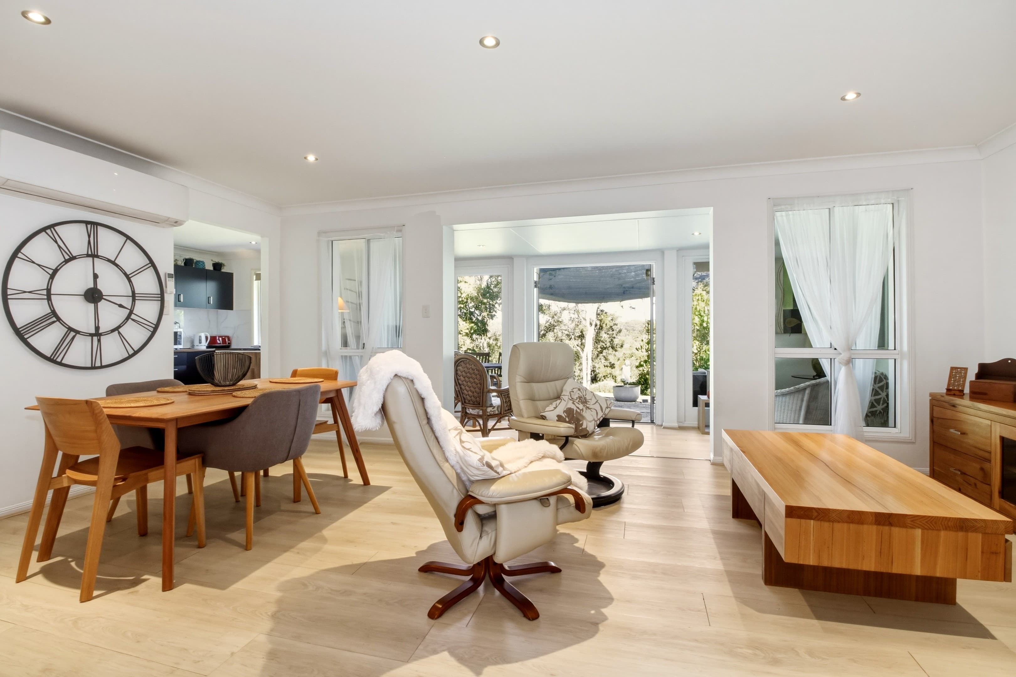16 Calm Waters Crescent, Macleay Island - Image 1