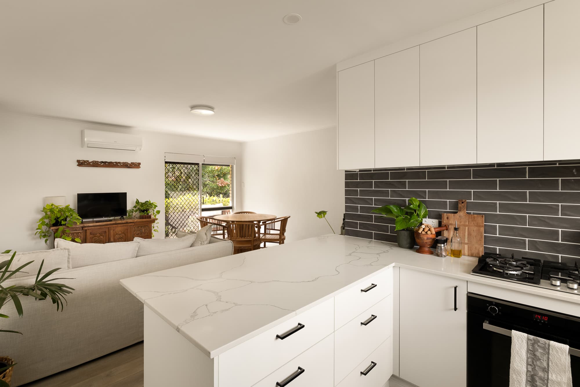 5/84 Charlton Street, Ascot - Image 1