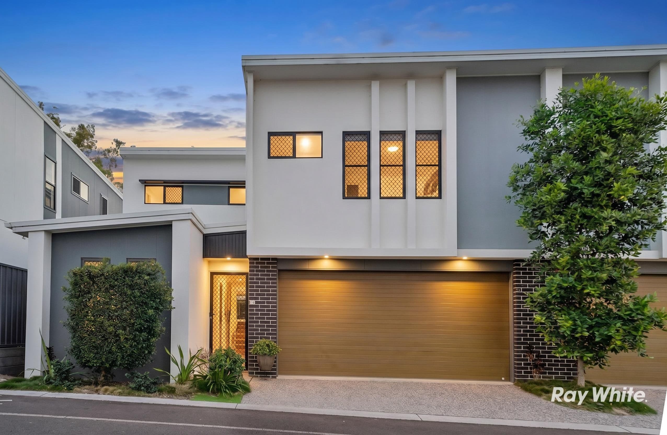 21/7 Delonix Place, Eight Mile Plains — photo 1 of 5