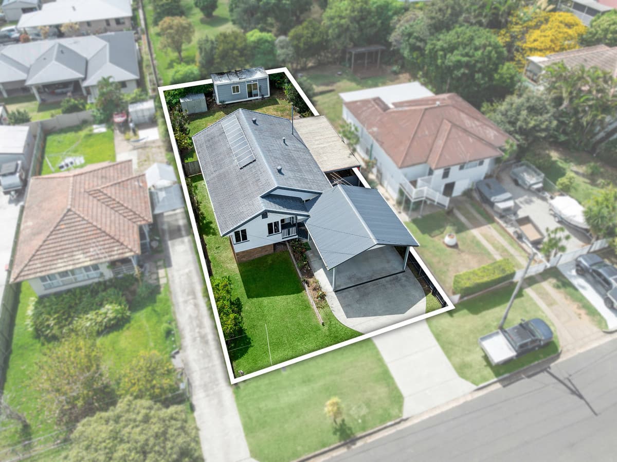 33 Glading Street, Manly West — photo 1 of 5