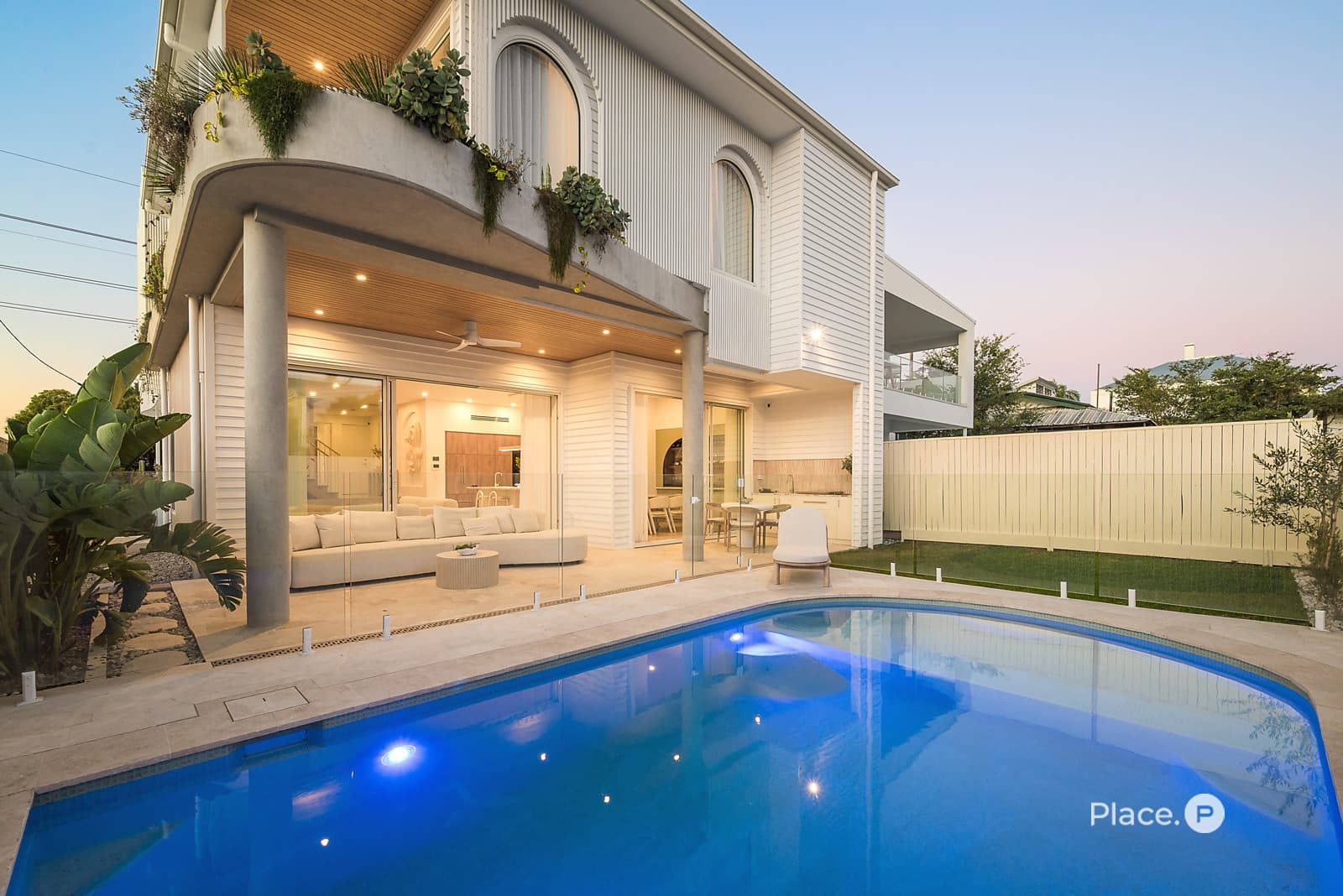 61 Birkalla Street, Bulimba — photo 1 of 5