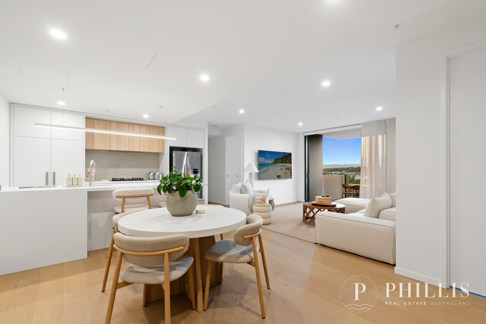 46/25 Woodroffe Avenue, Main Beach - Image 1