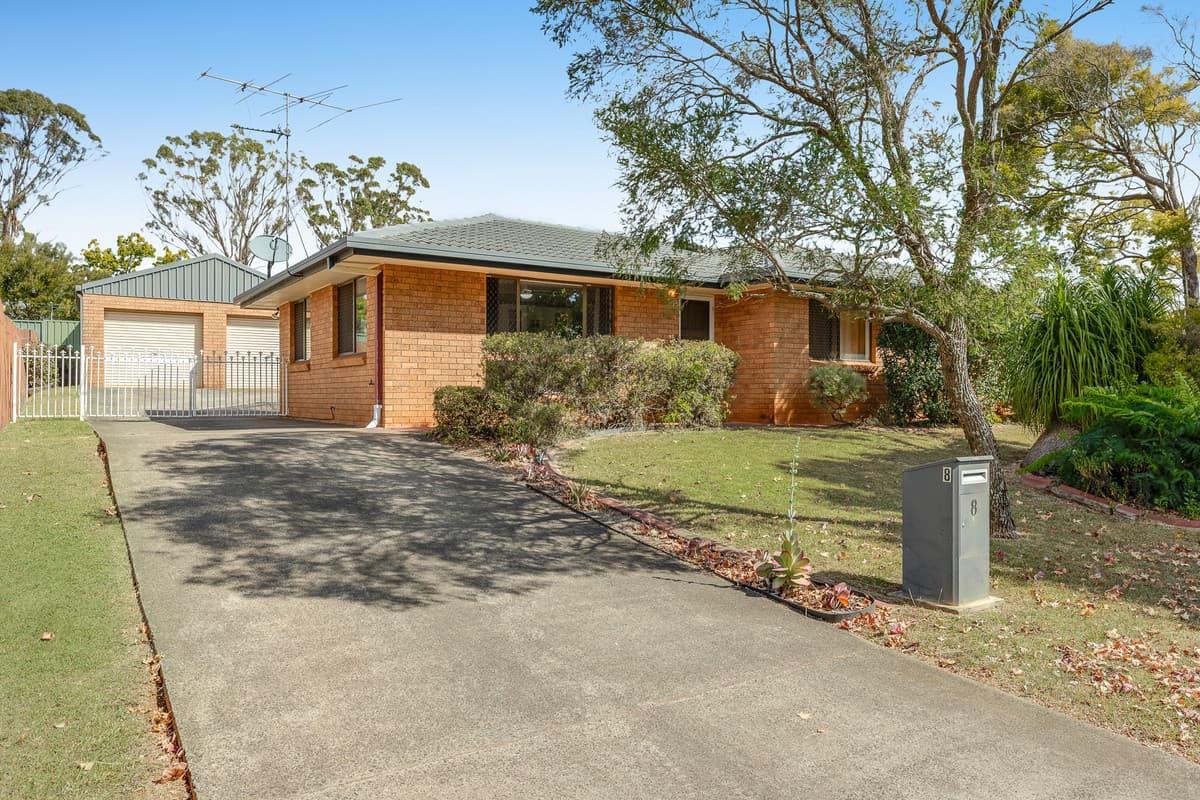 8 Champagne Crescent, Wilsonton Heights - Image 1