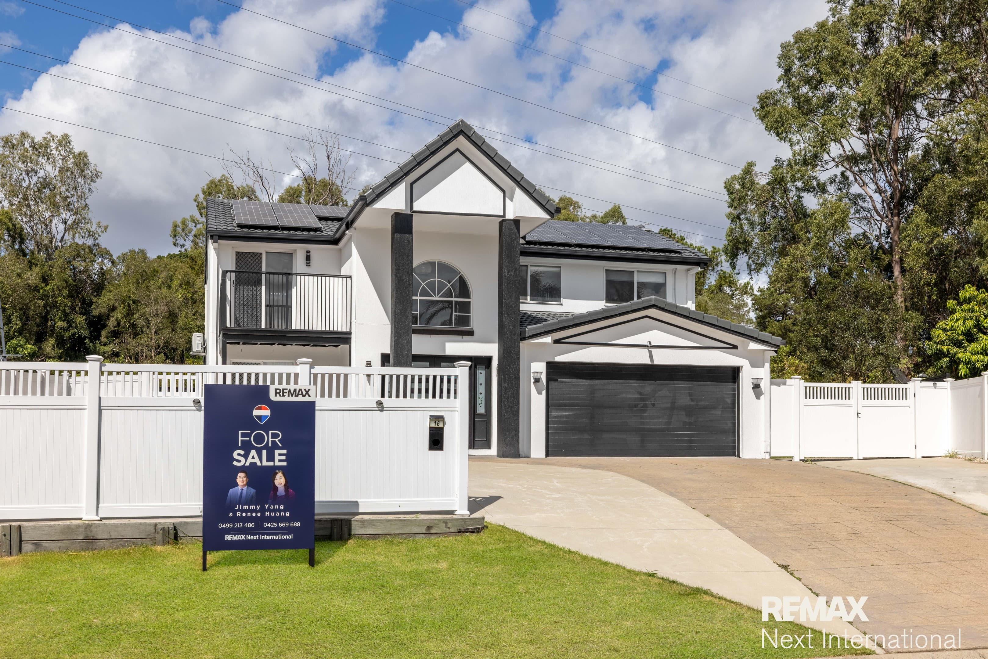 16 Jacaranda Place, Eight Mile Plains - Image 1