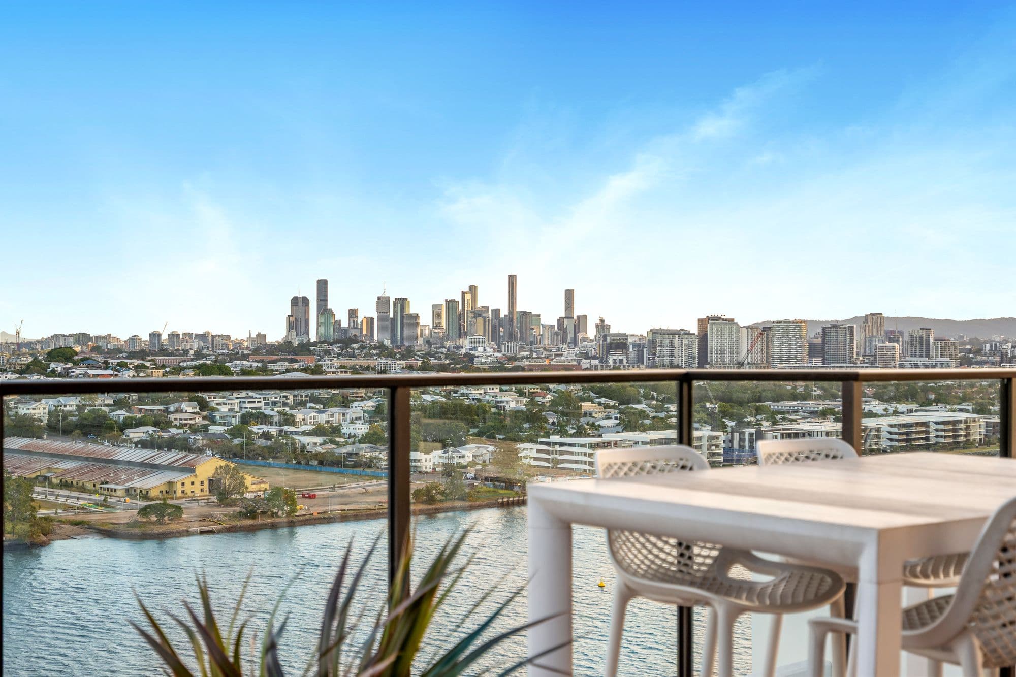 21110/37D Harbour Road, Hamilton - Image 1