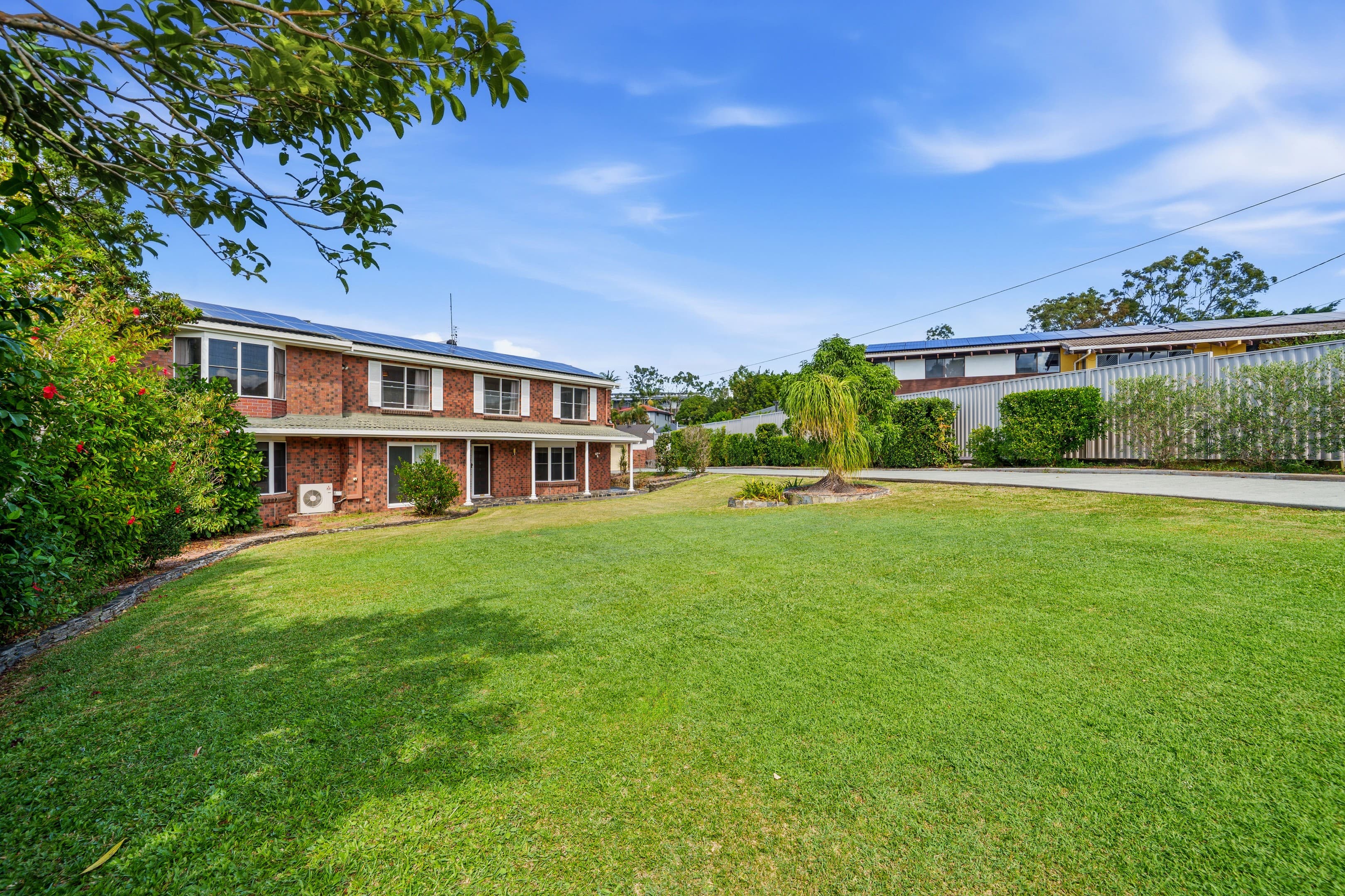 9 Penamber Court, Benowa — photo 1 of 5