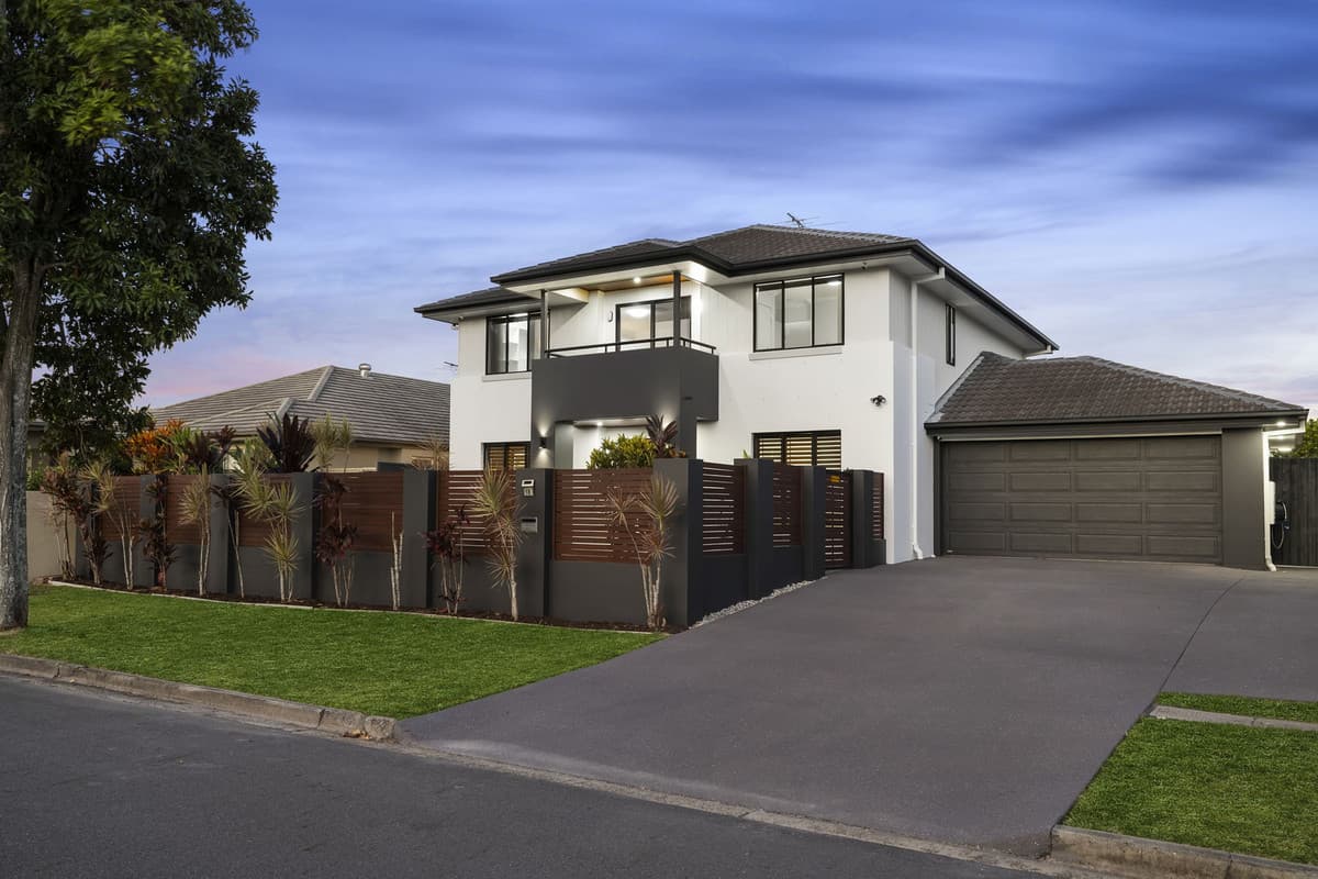 18 Balgowlah Street, Wakerley — photo 1 of 5