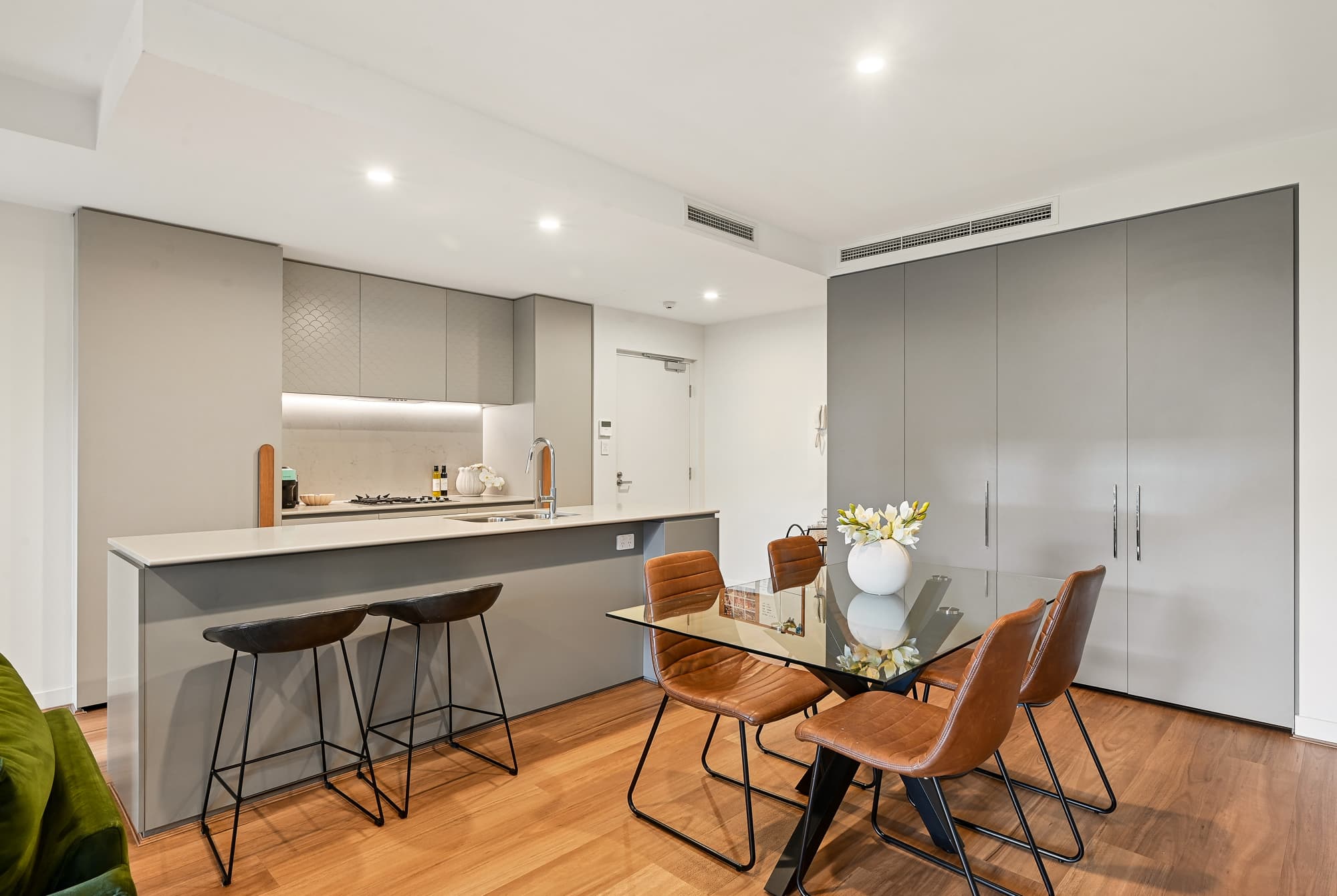 205/5 Waterloo Street, East Brisbane — photo 1 of 5