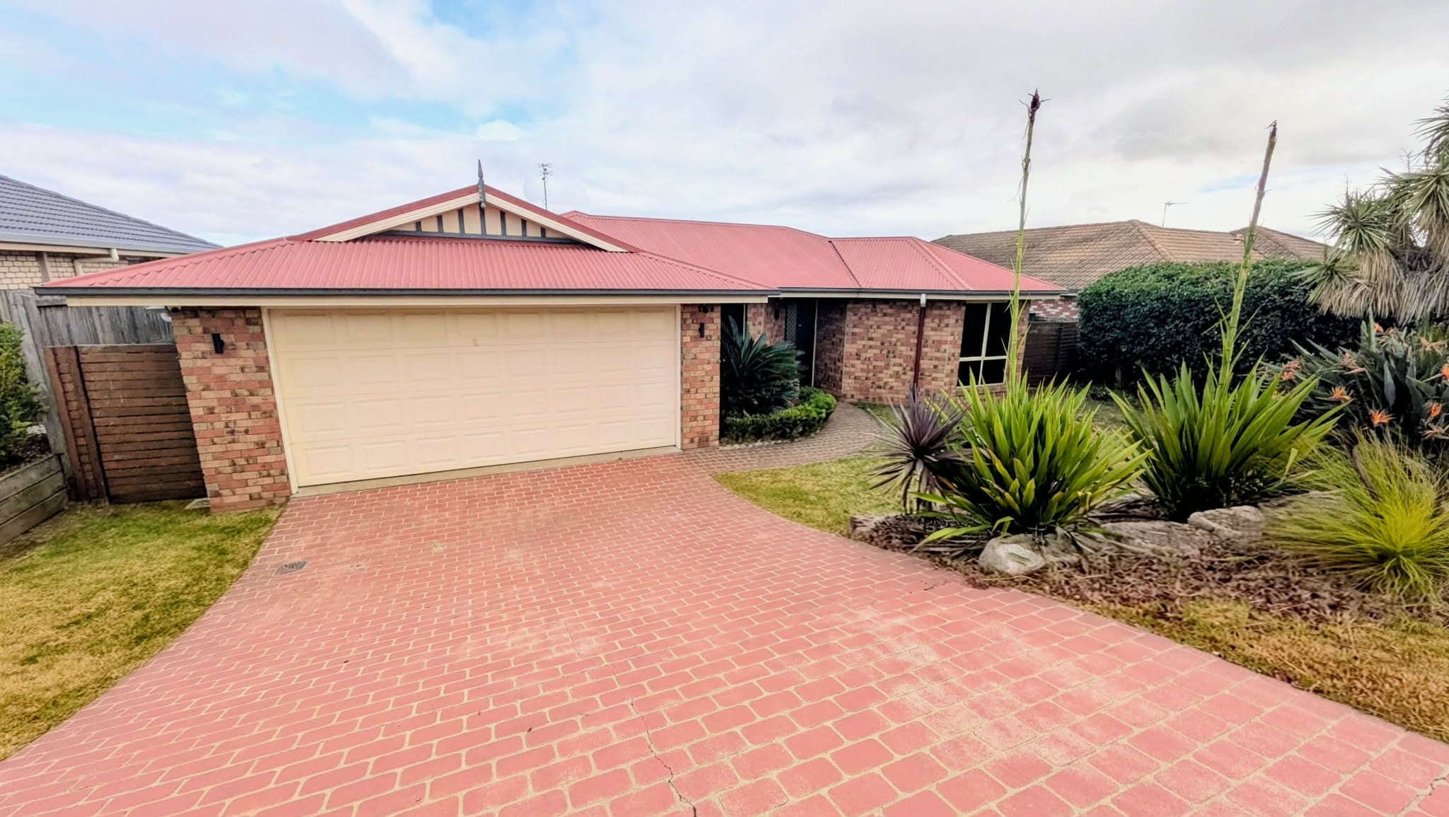 11 Diamantina Drive, Glenvale - Image 1