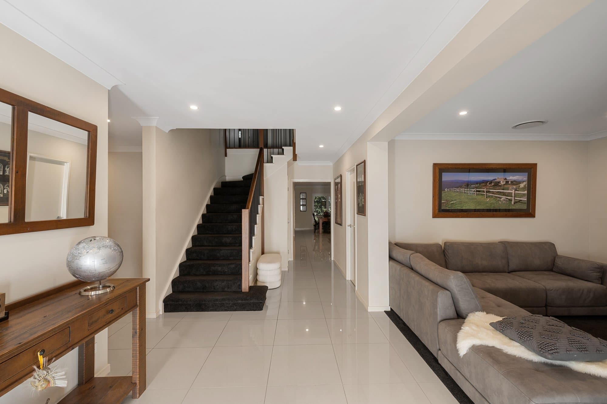 6 Palatial Court, Bridgeman Downs — photo 1 of 5