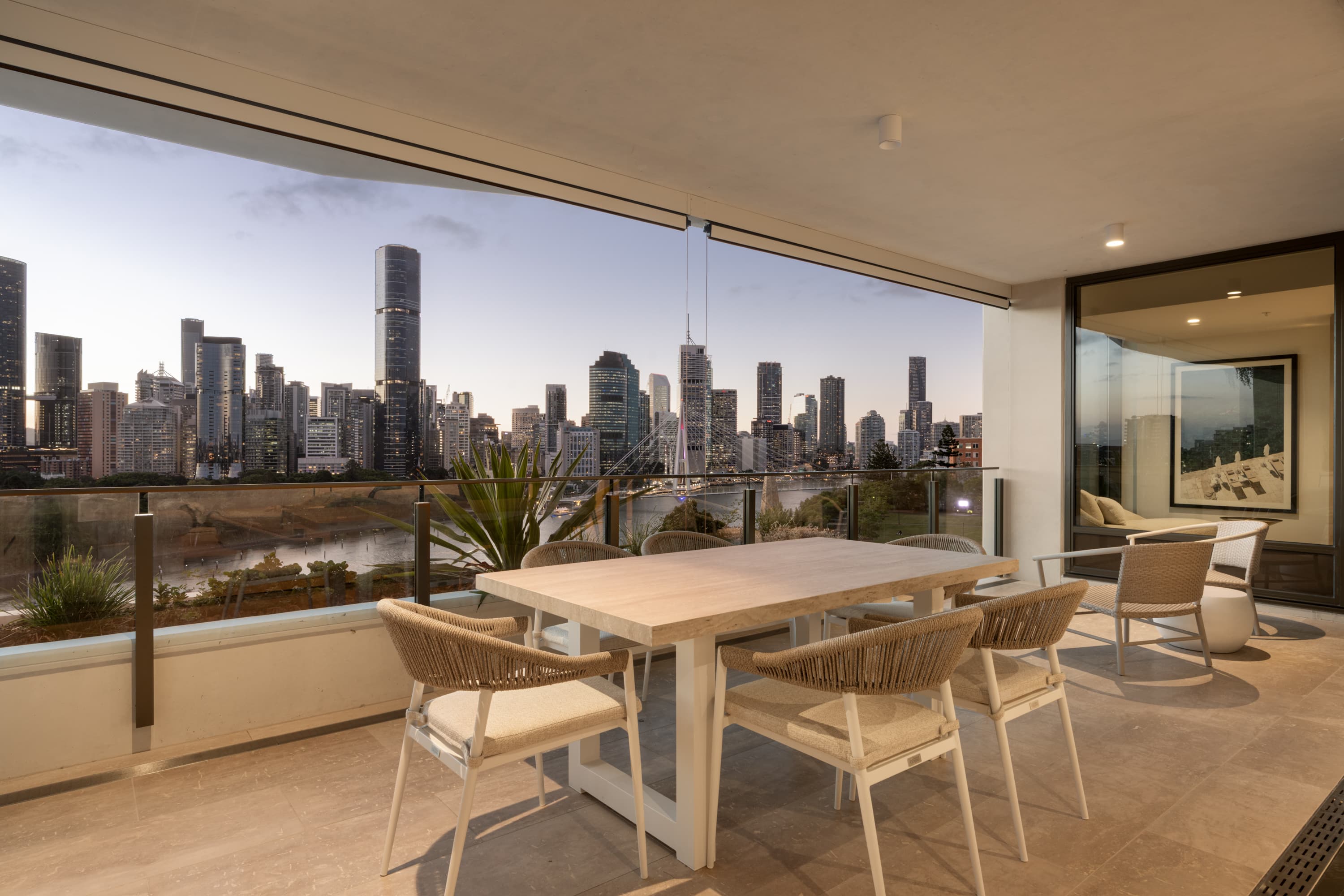 2701/8 River Terrace, Kangaroo Point — photo 1 of 5