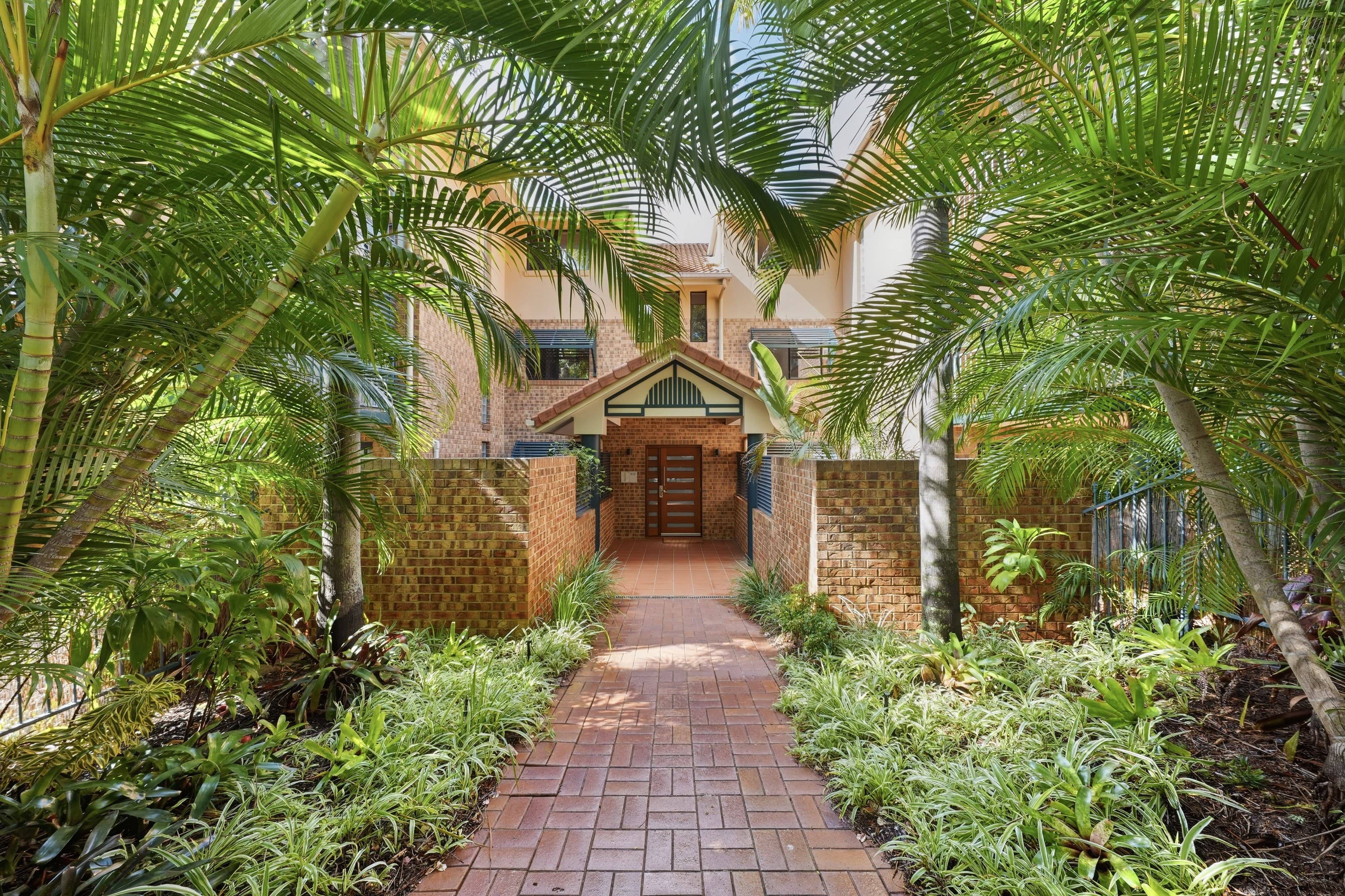 6/289 Harcourt Street, Teneriffe - Image 1