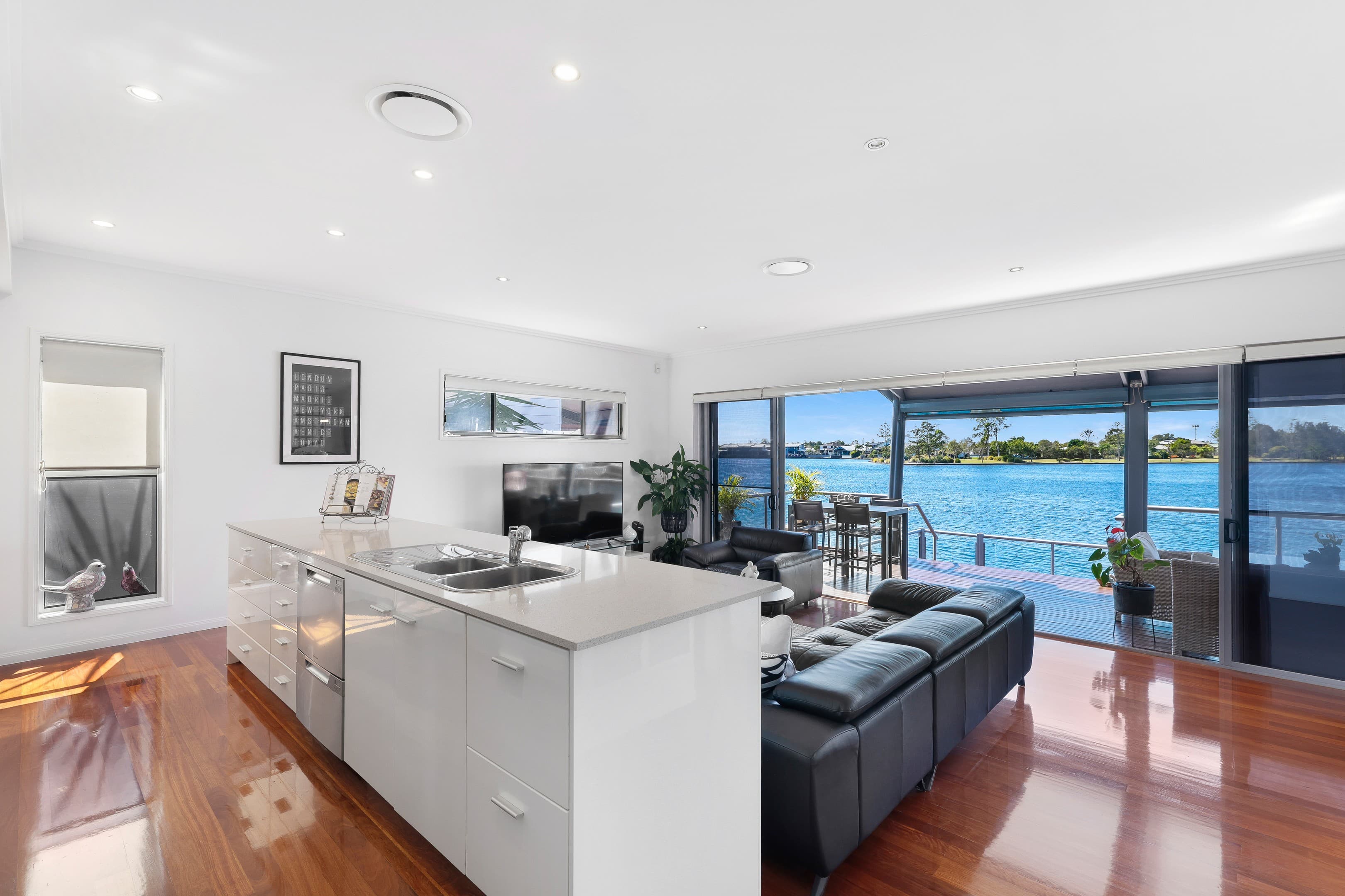 48/181 Lae Drive, Coombabah — photo 1 of 5
