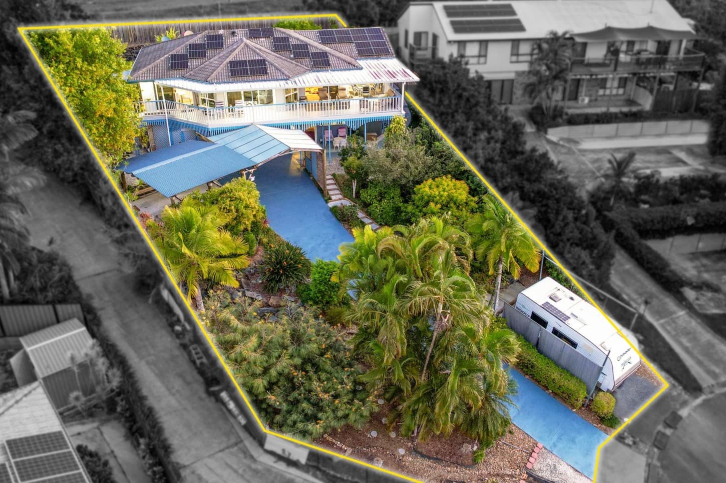 8 Rob Roy Court, Highland Park — photo 1 of 5