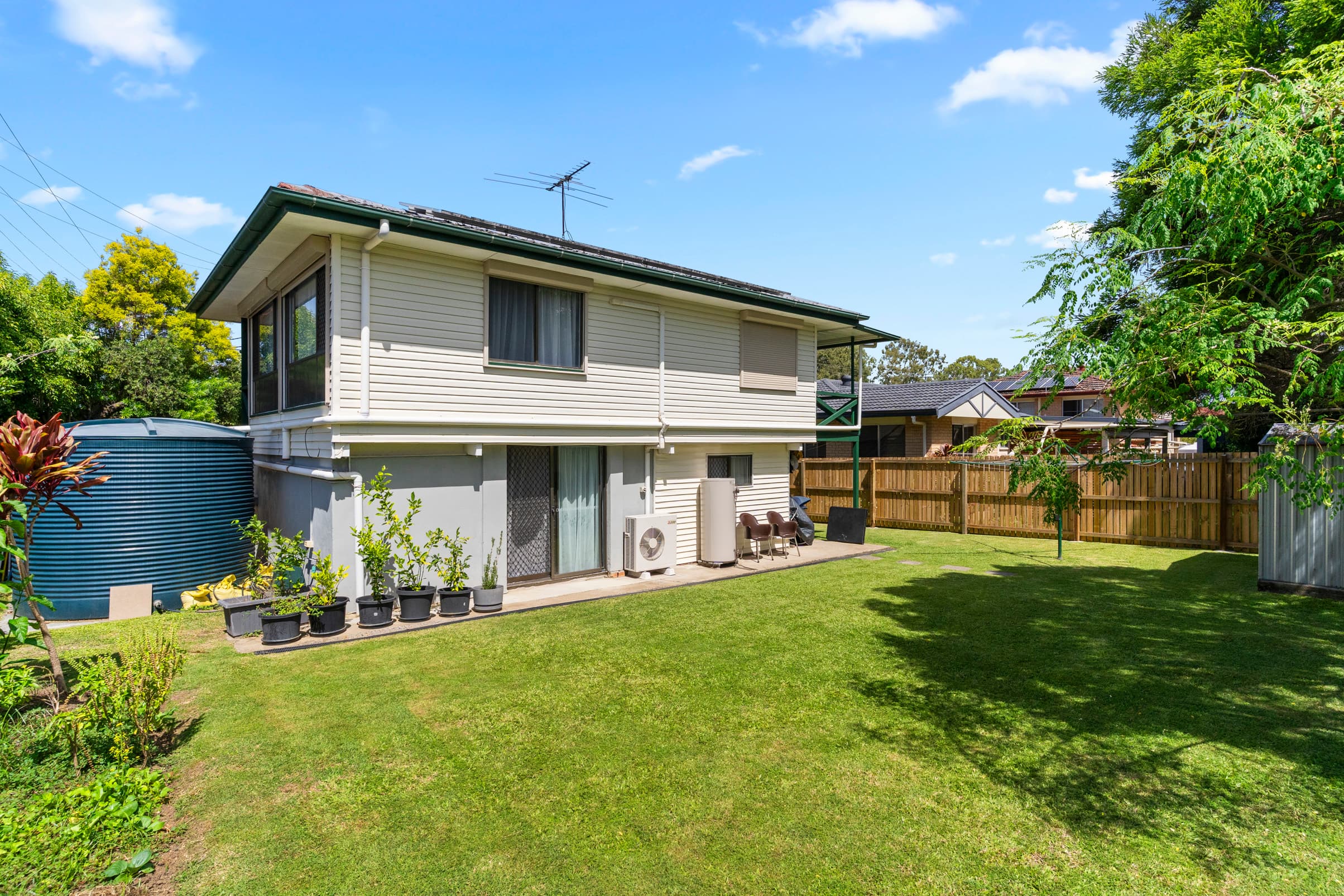 1 Leon Street, Tingalpa — photo 1 of 21