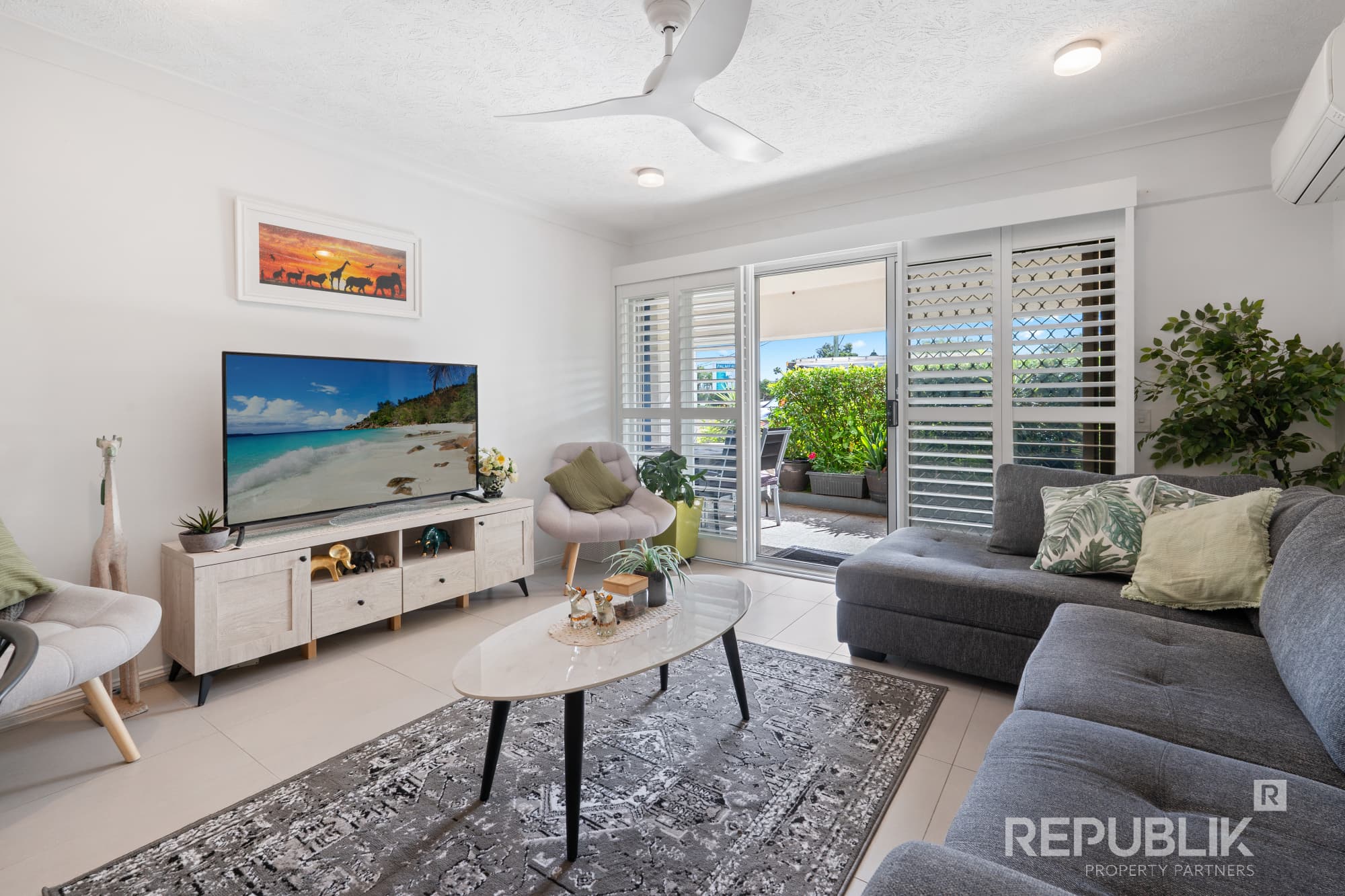 6/106-108 Marine Parade, Southport - Image 1