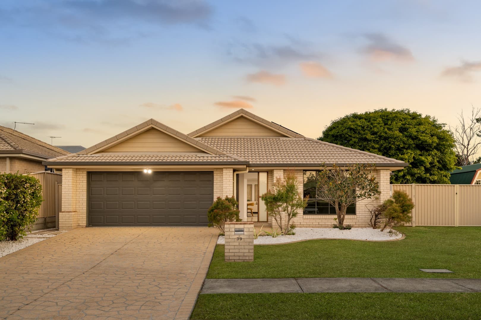 39 Hunter Street, Manly West - Image 1