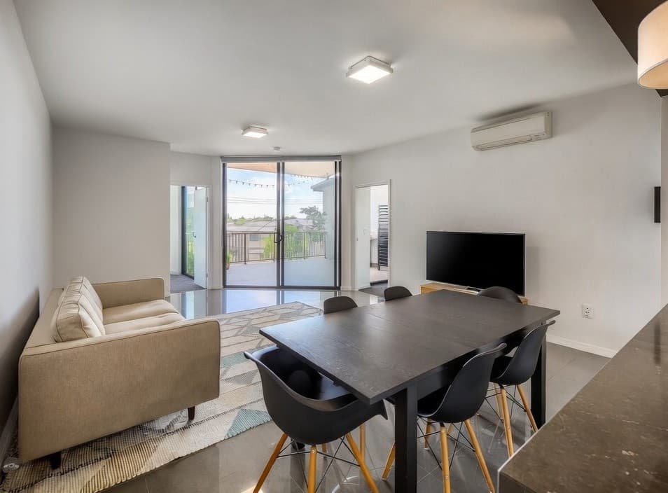 19/21 Yeronga Street, Yeronga - Image 1