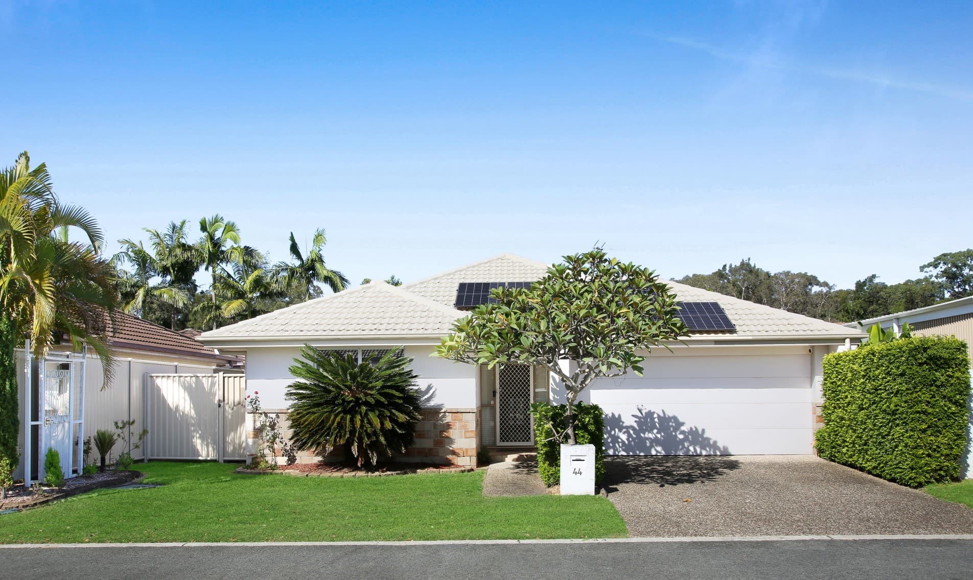 44 Gardendale Crescent, Burleigh Waters - Image 1