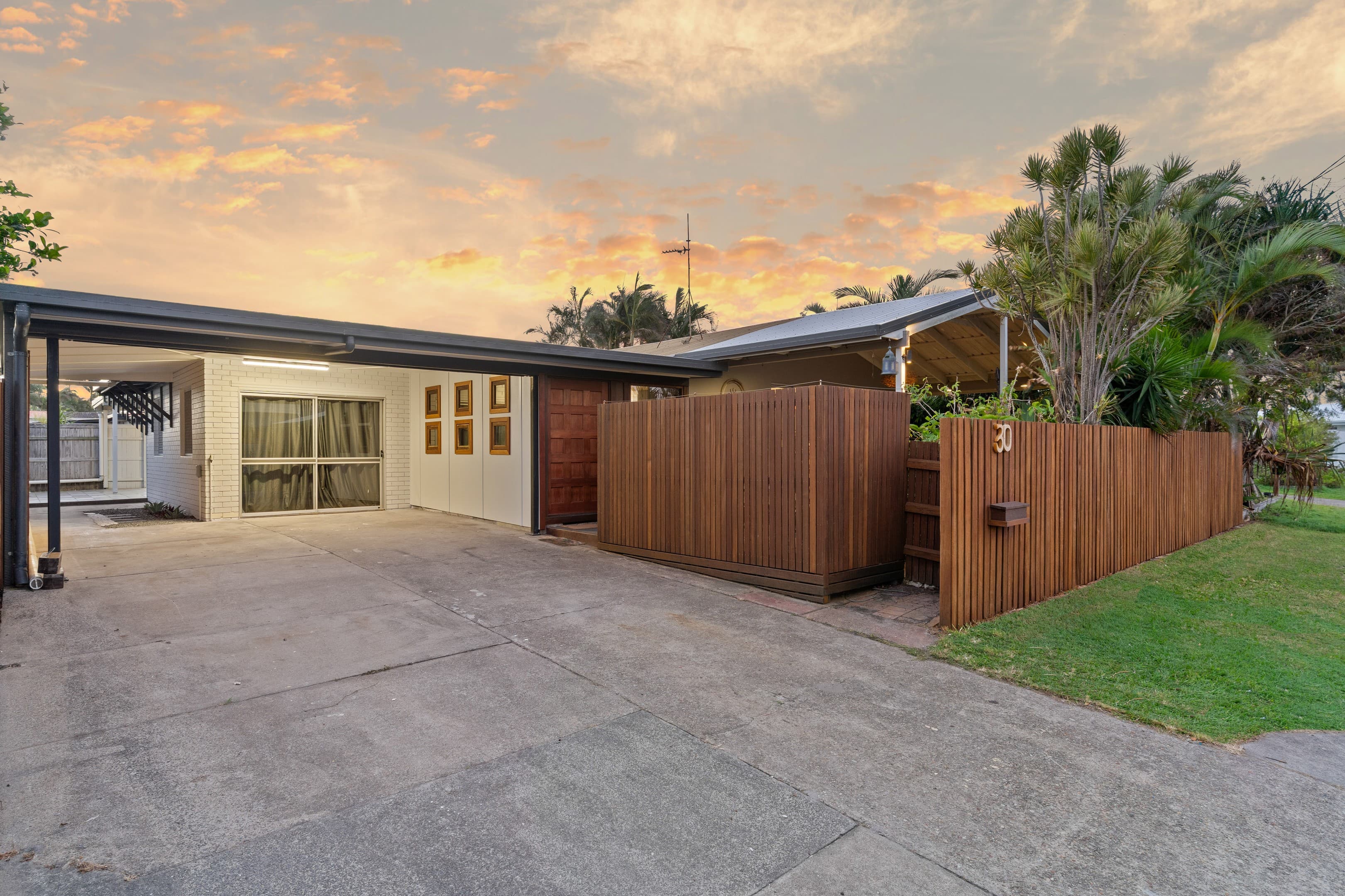 30 Saleng Crescent, Warana - Image 1