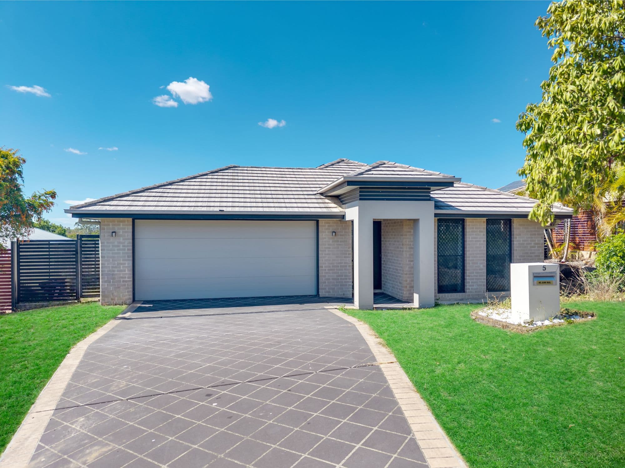 5 Rawson Court, Holmview - Image 1