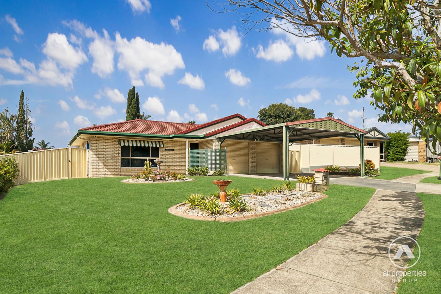 16 Fromelles Court, Regents Park - Image 1