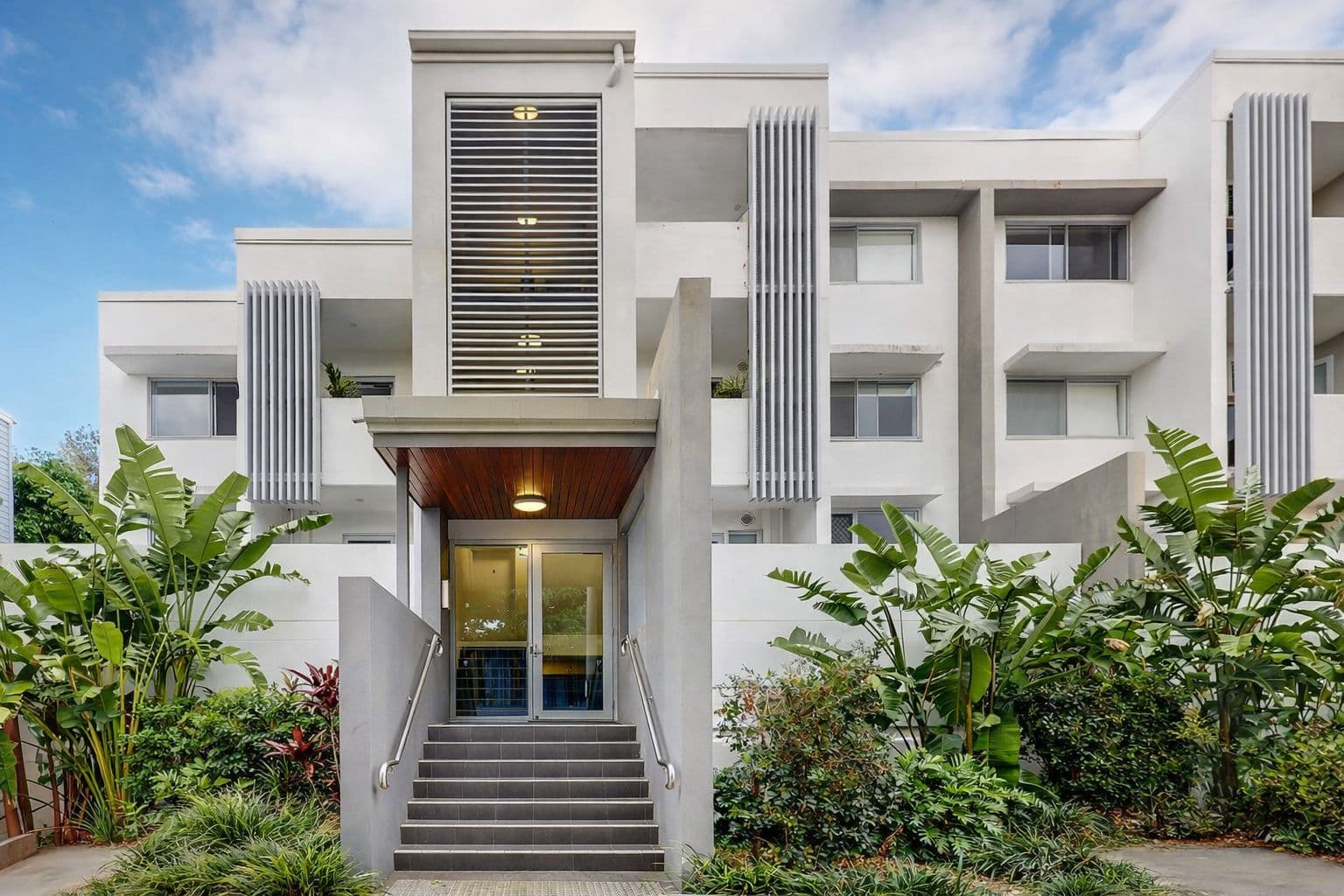 TOWNHOUSE 7/11 Rolleston Street, Keperra — photo 1 of 5