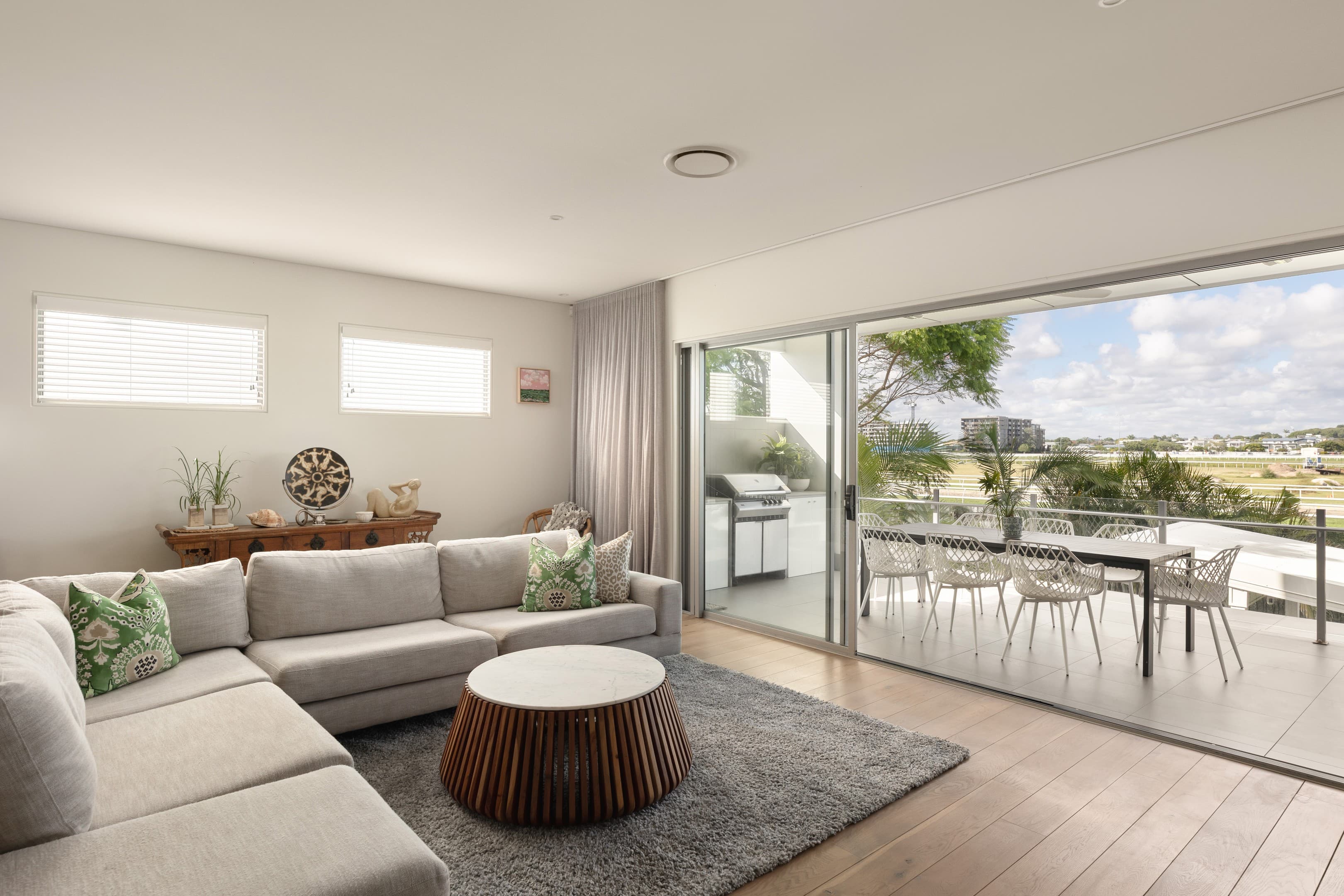 45 Raceview Avenue, Hendra — photo 1 of 5