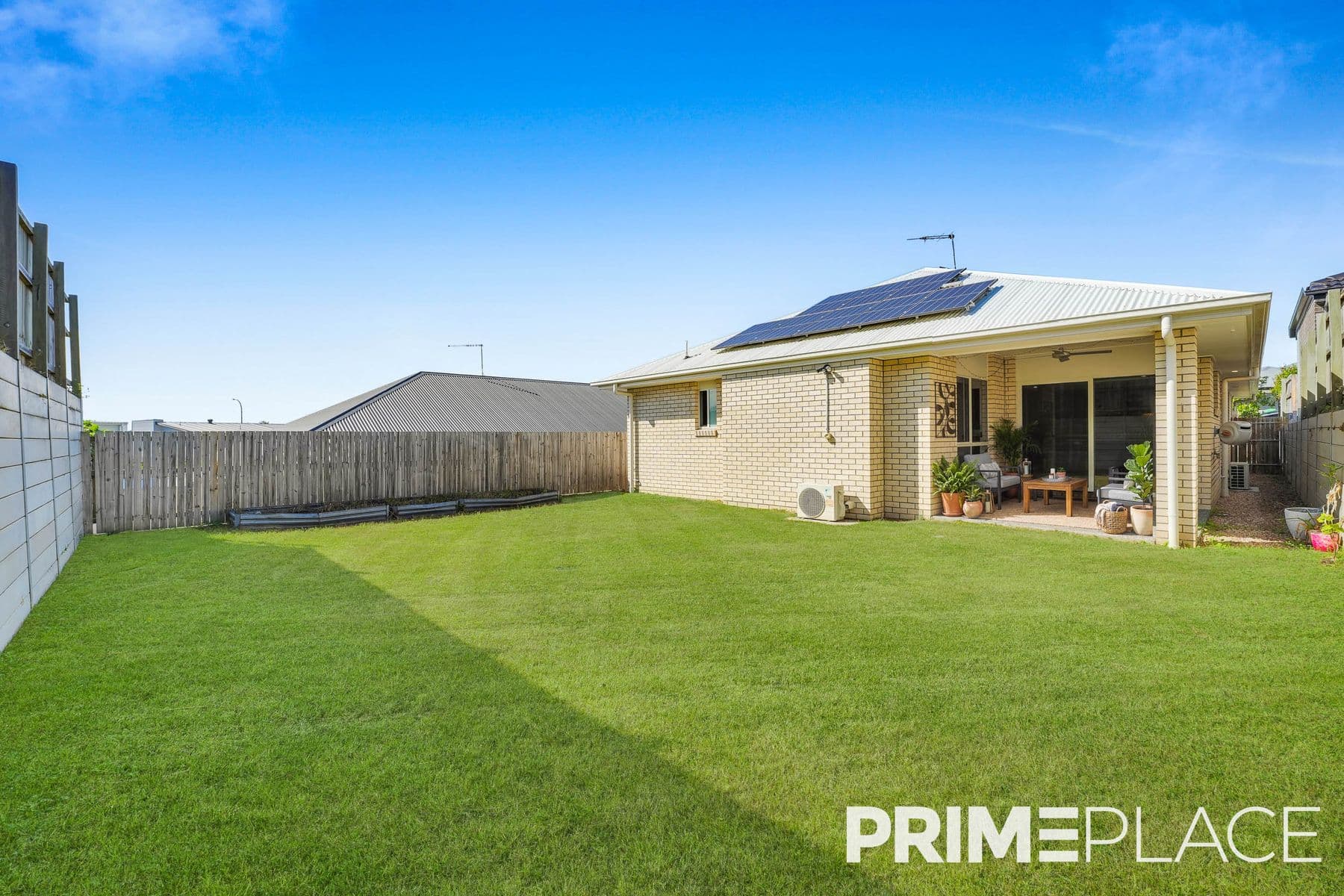 22 BROXBURN CIRCUIT, Spring Mountain — photo 1 of 5
