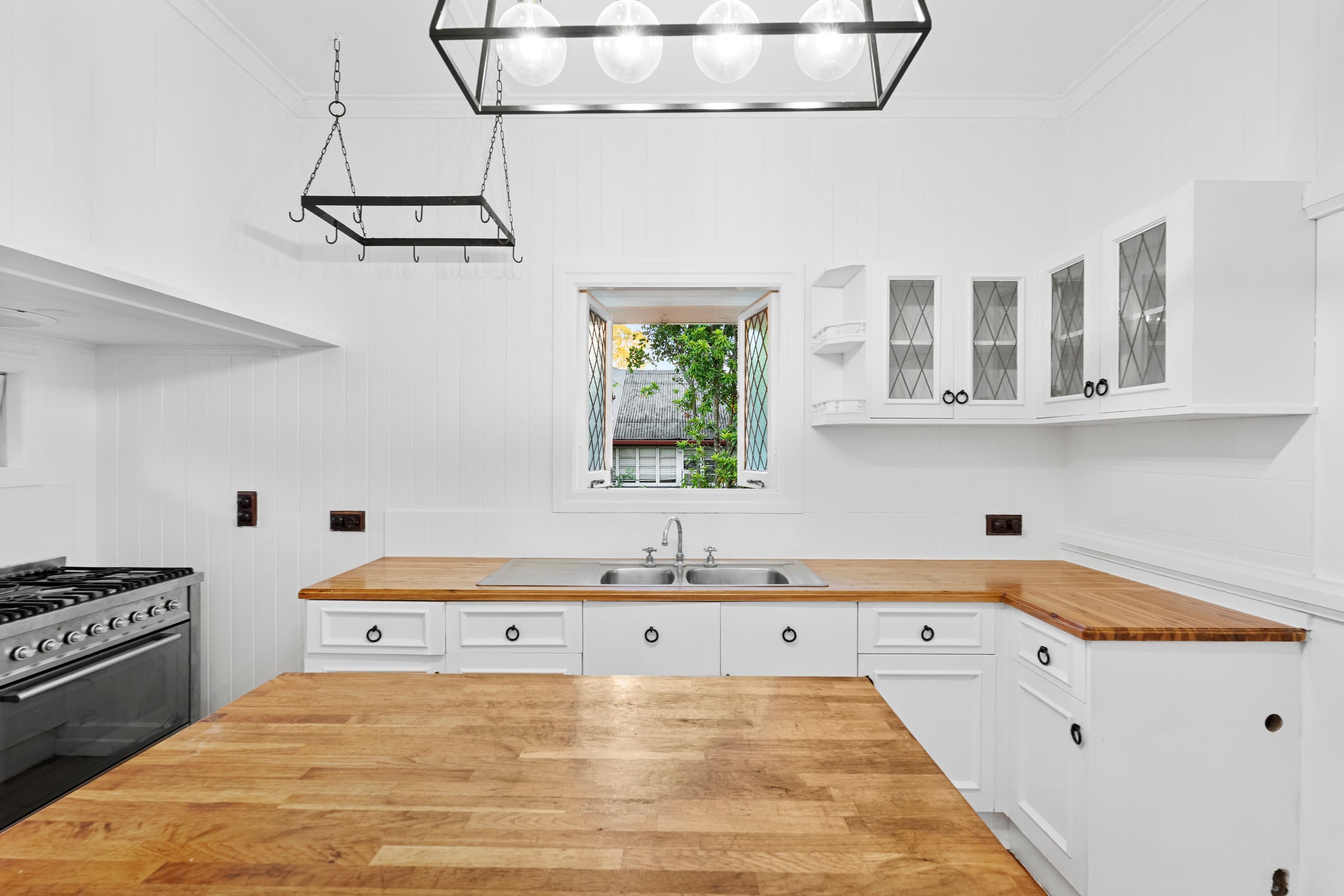 728 Kingston Road, Loganlea — photo 1 of 5