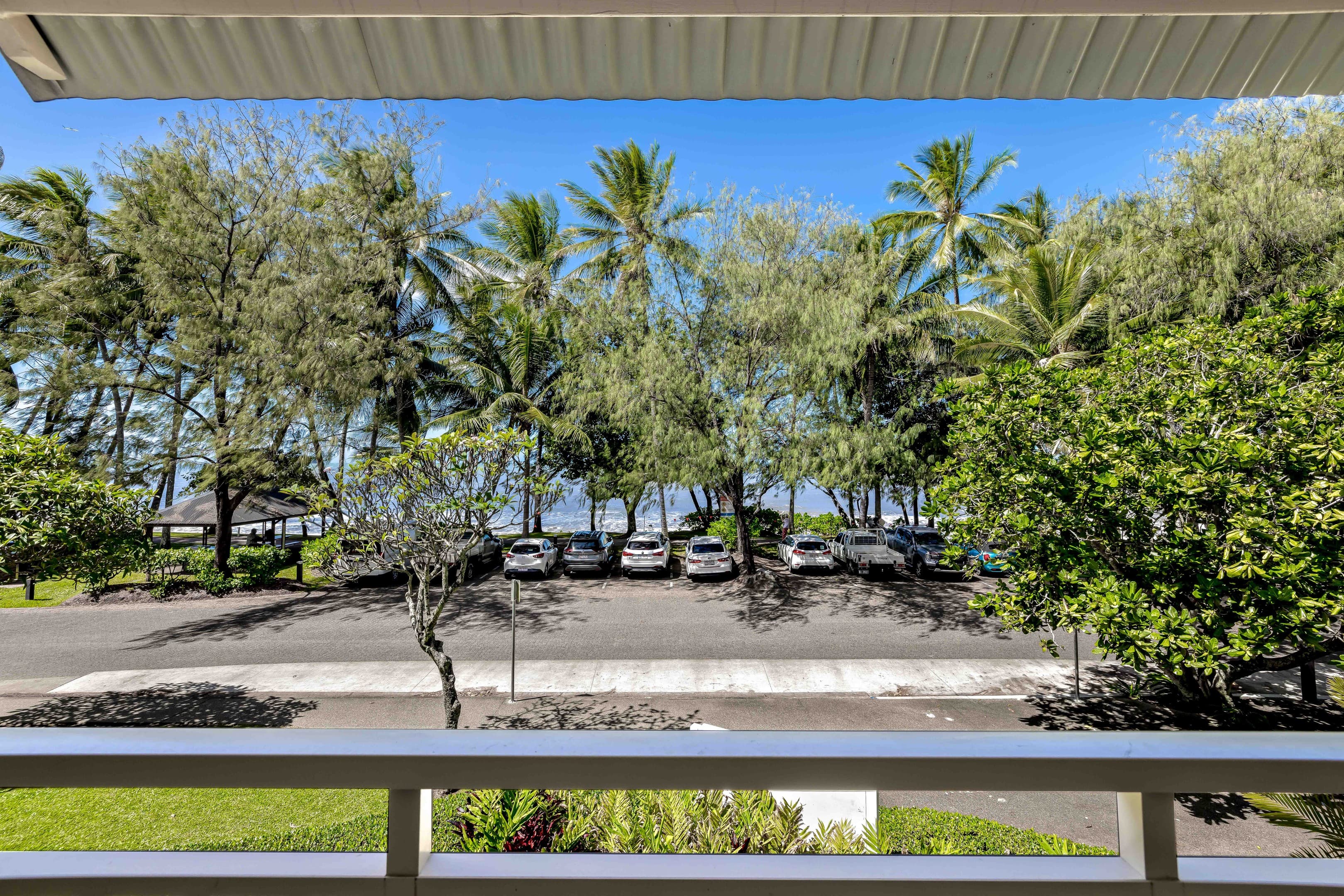 721/49-63 Williams Esplanade, Palm Cove — photo 1 of 5