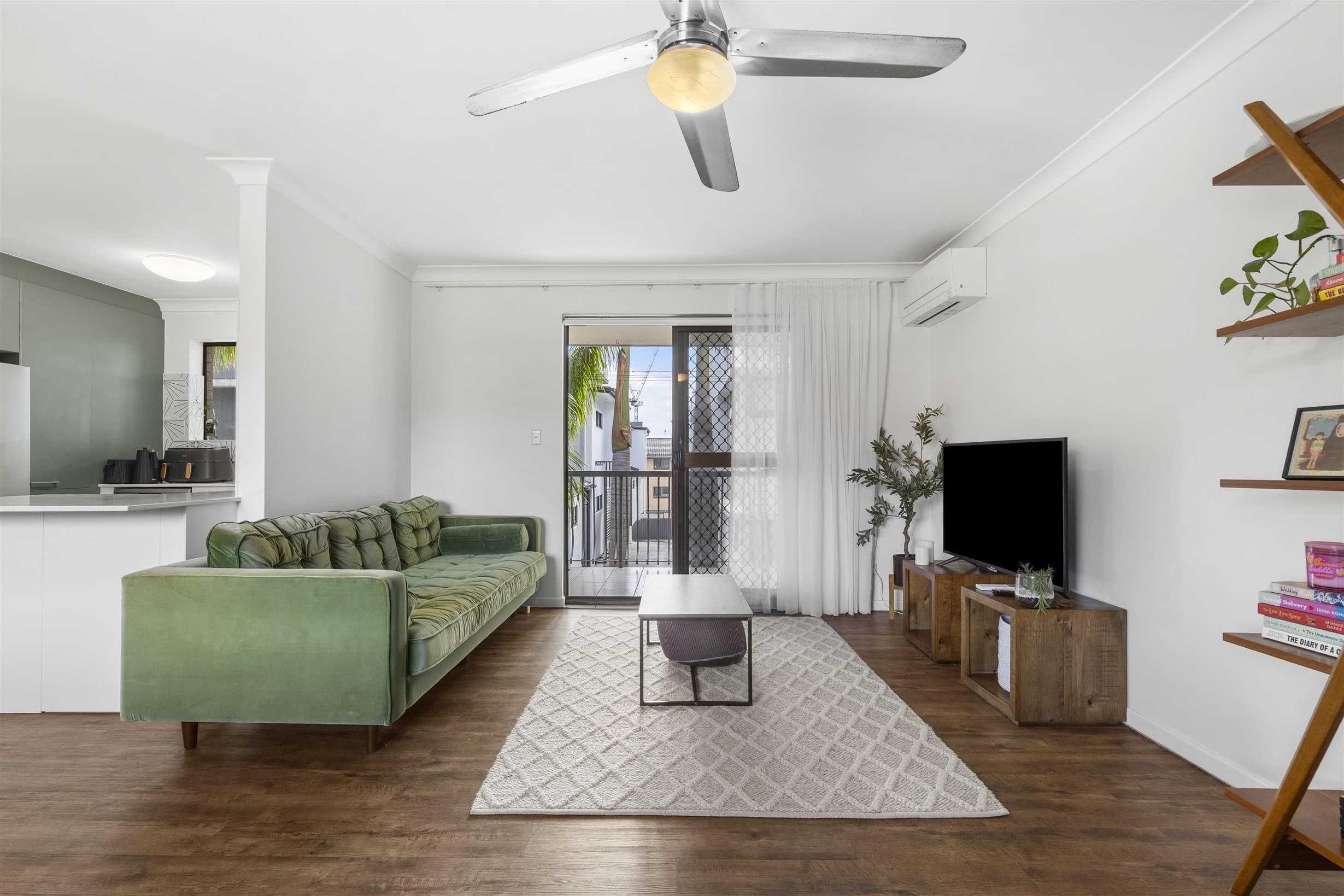 8/5 Silva Street, Ascot - Image 1