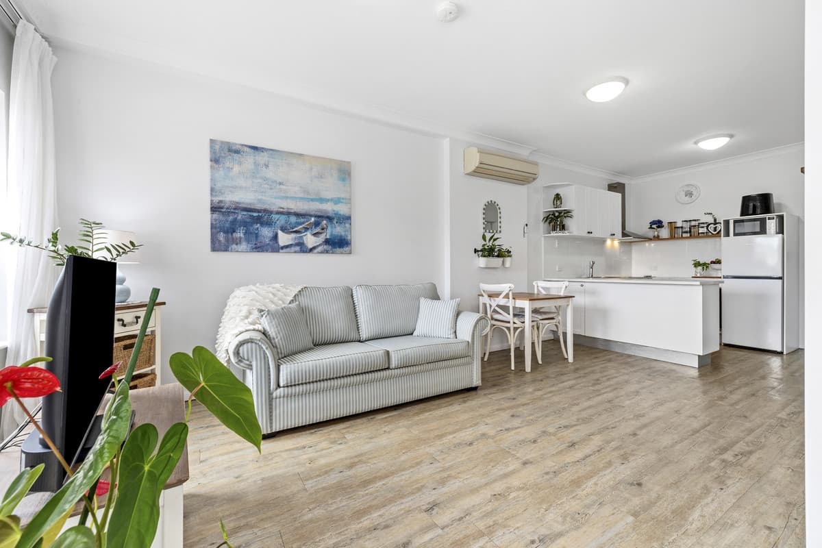 126/99 Griffith Street, Coolangatta - Image 1
