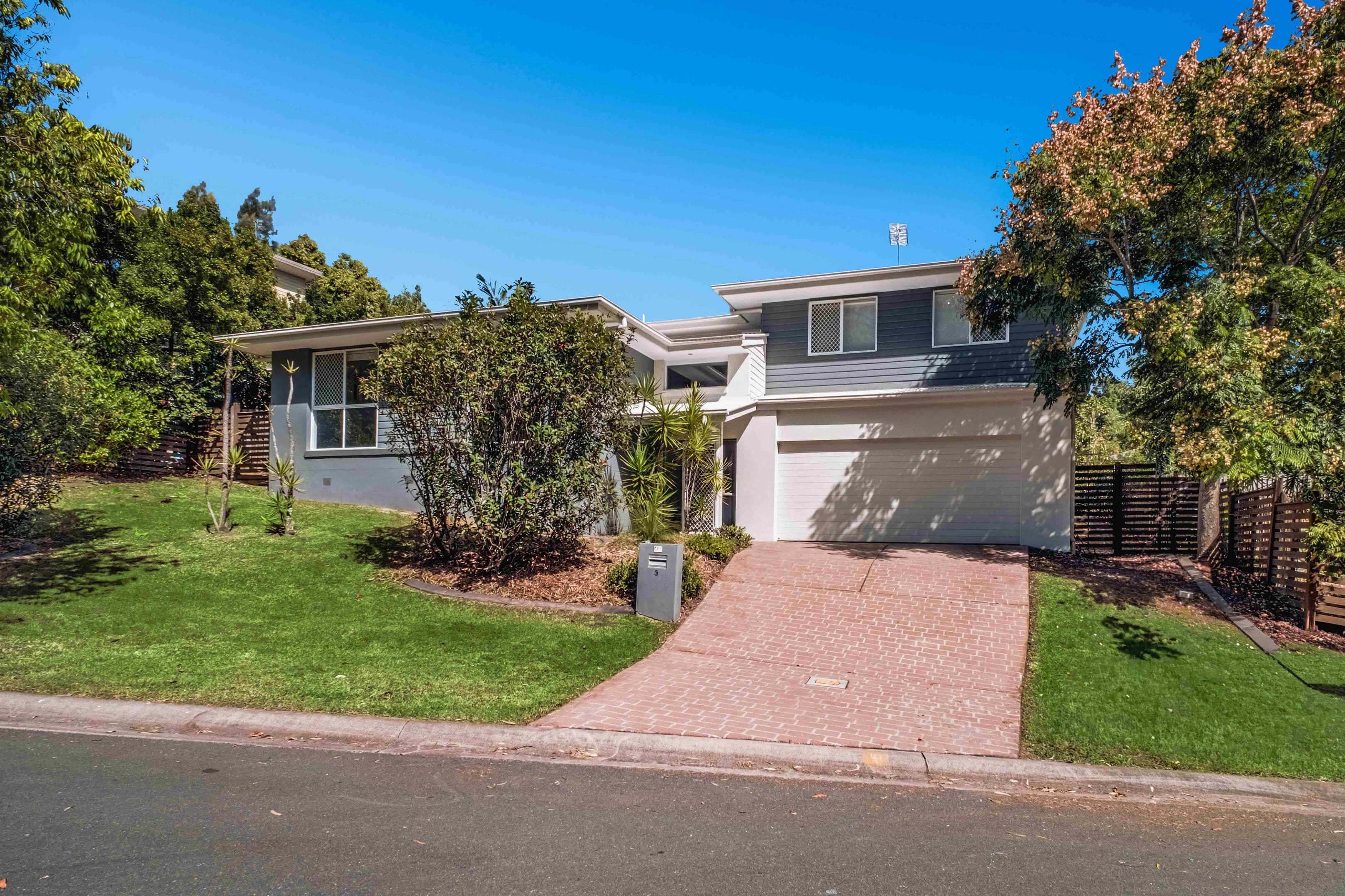 3 Silver Dawn Crescent, Oxenford — photo 1 of 5