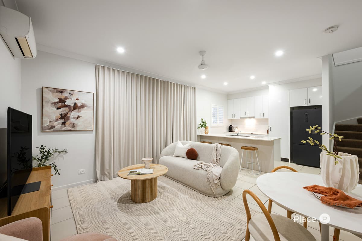 9/129 Barbaralla Drive, Springwood — photo 1 of 5