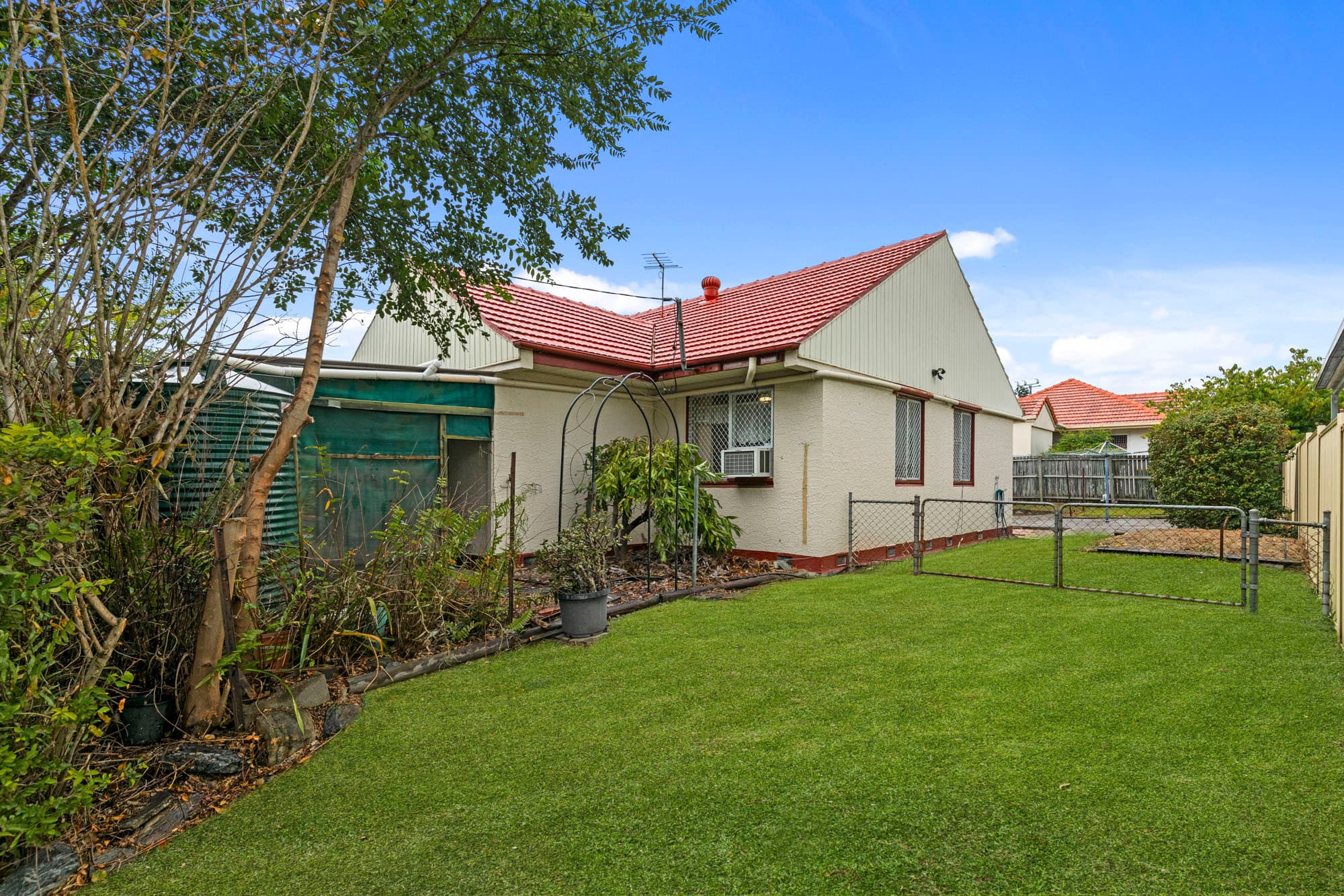 2 Hyacinth Street, Inala - Image 1