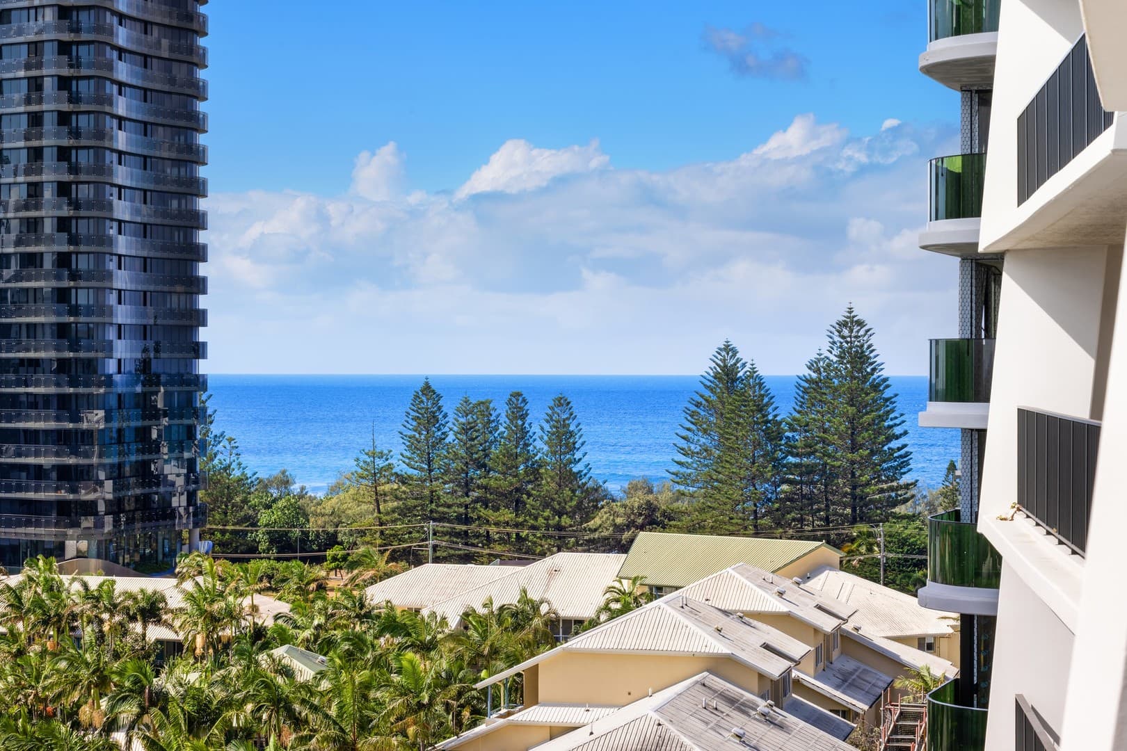 801/43 Peerless Avenue, Mermaid Beach - Image 1