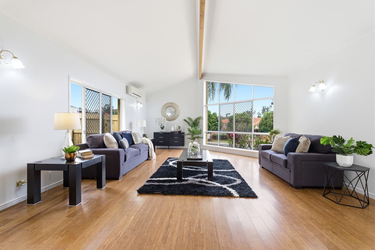 6 Jefferson Place, Stretton — photo 1 of 5