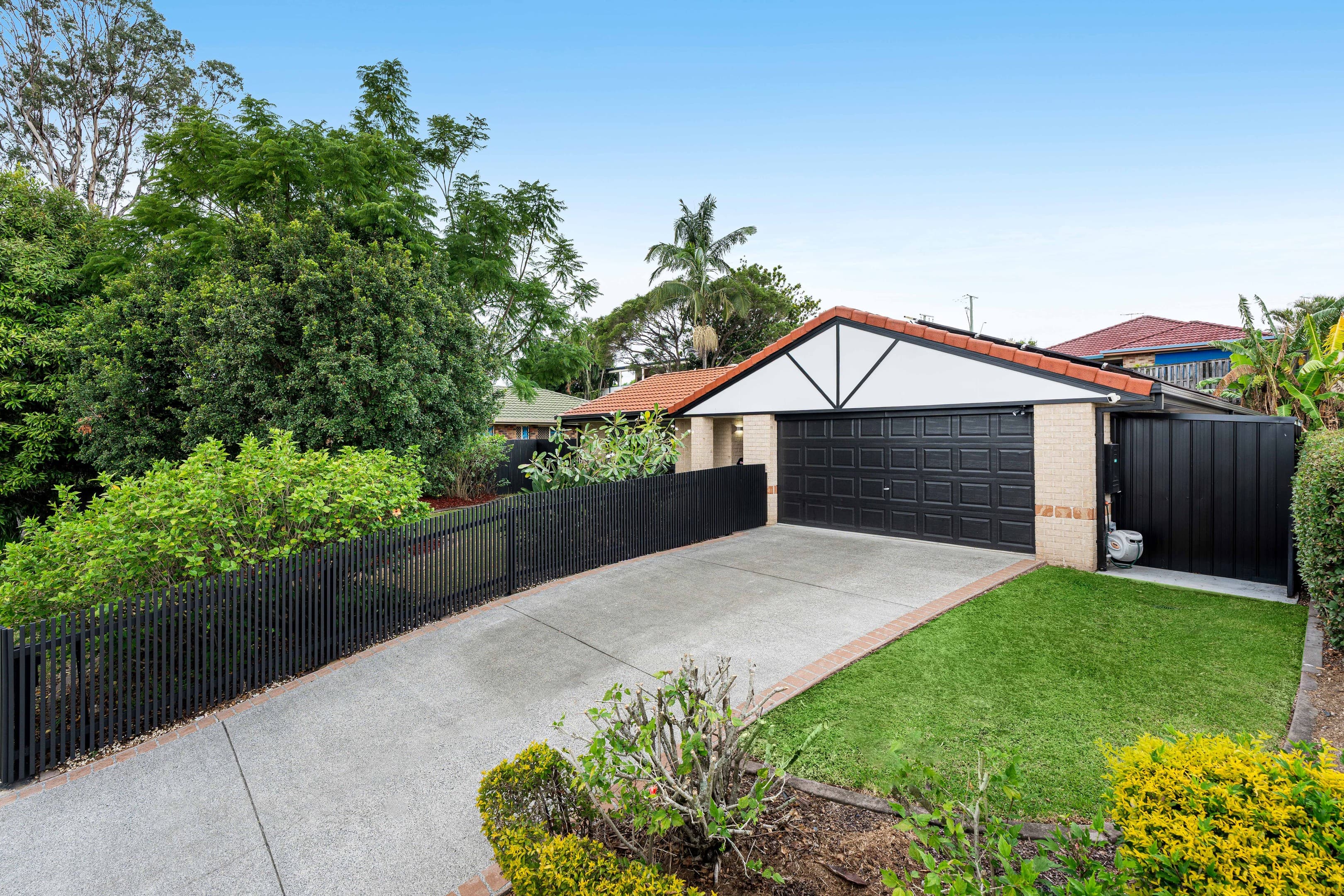 30 Solandra Street, Wynnum West - Image 1